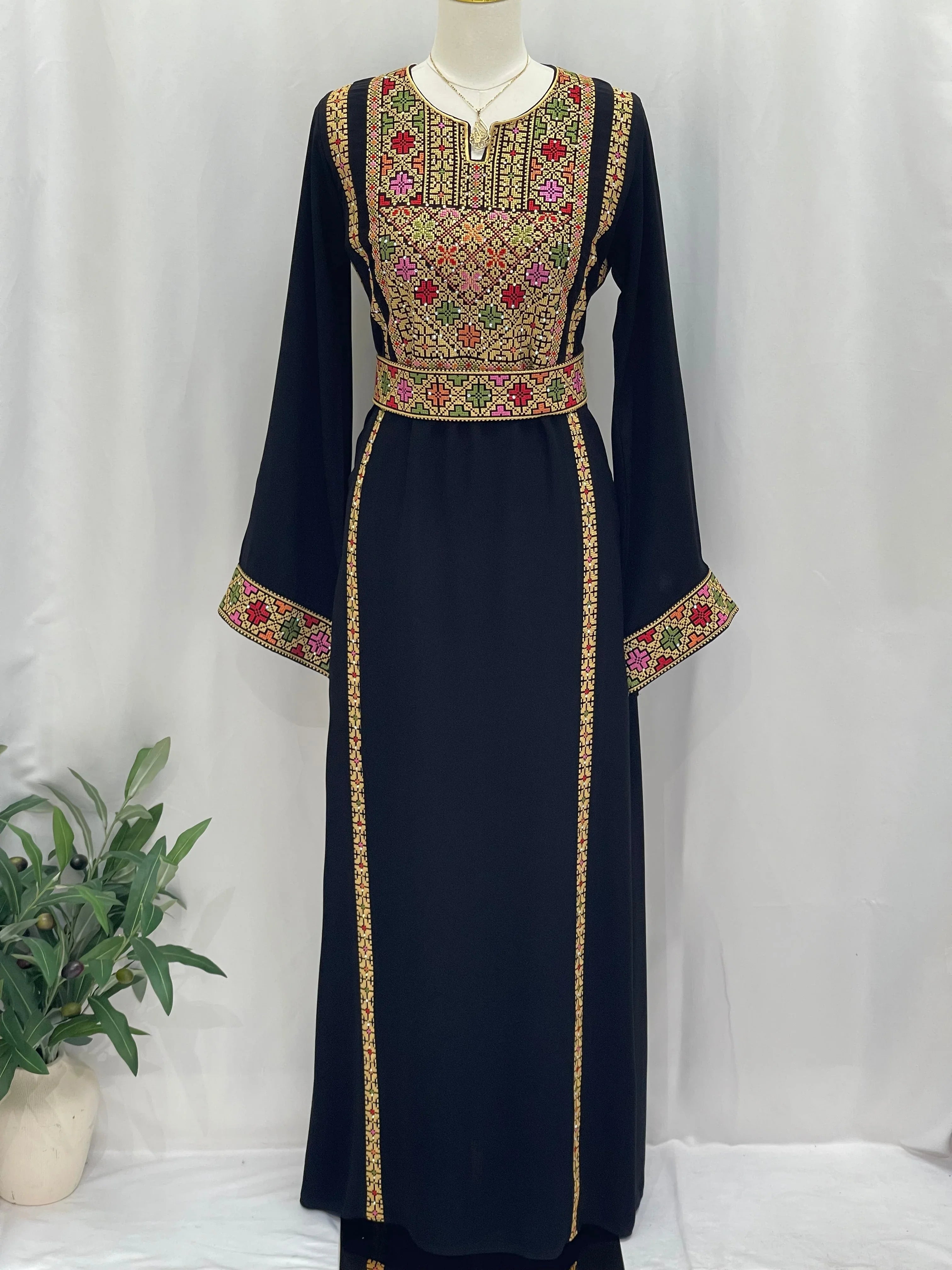 Simple 4 Vin Embroidered Thoub – Timeless Elegance & Modern Tradition - Palestinian Elegance
