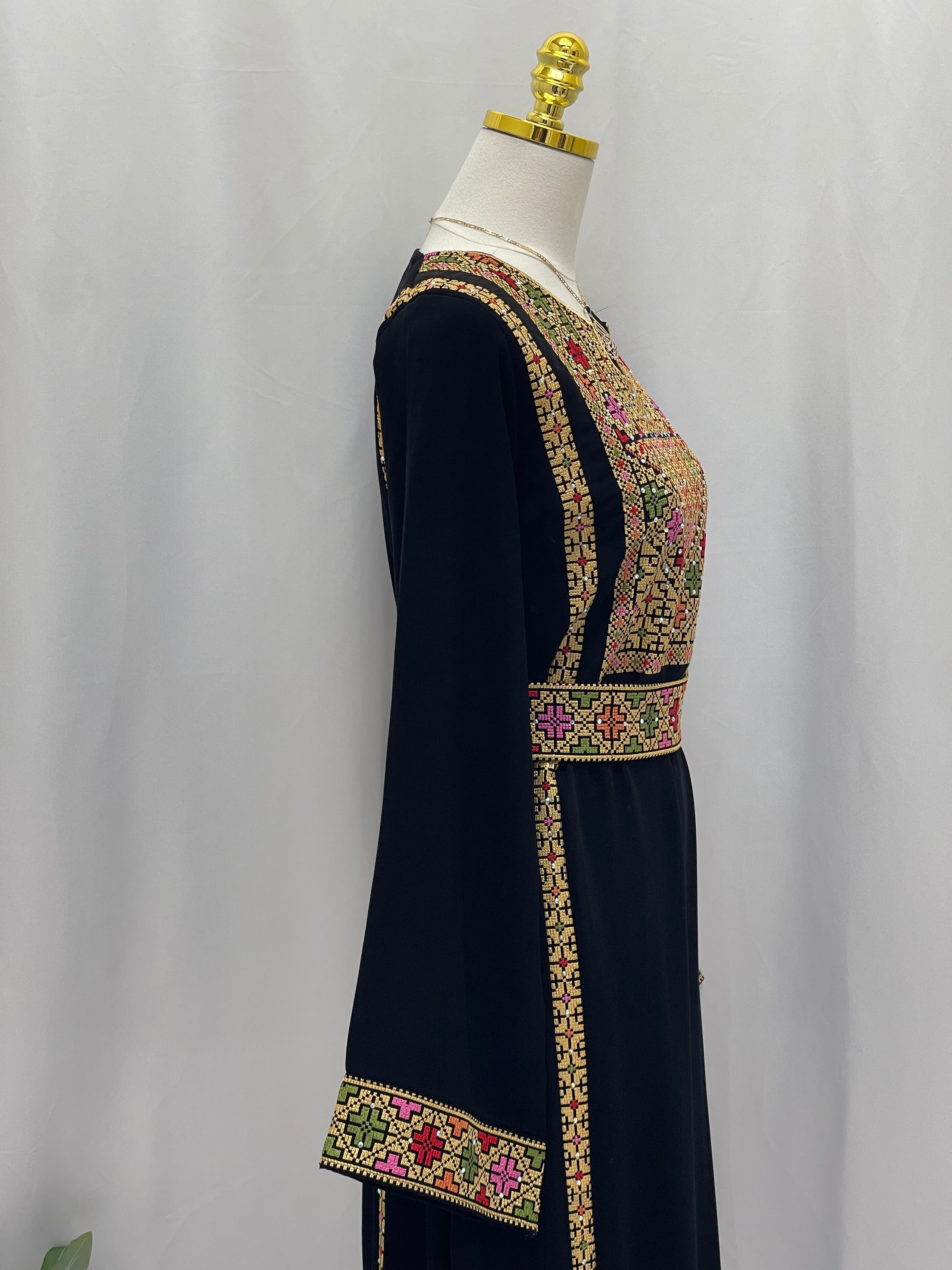 Simple 4 Vin Embroidered Thoub – Timeless Elegance & Modern Tradition - Palestinian Elegance