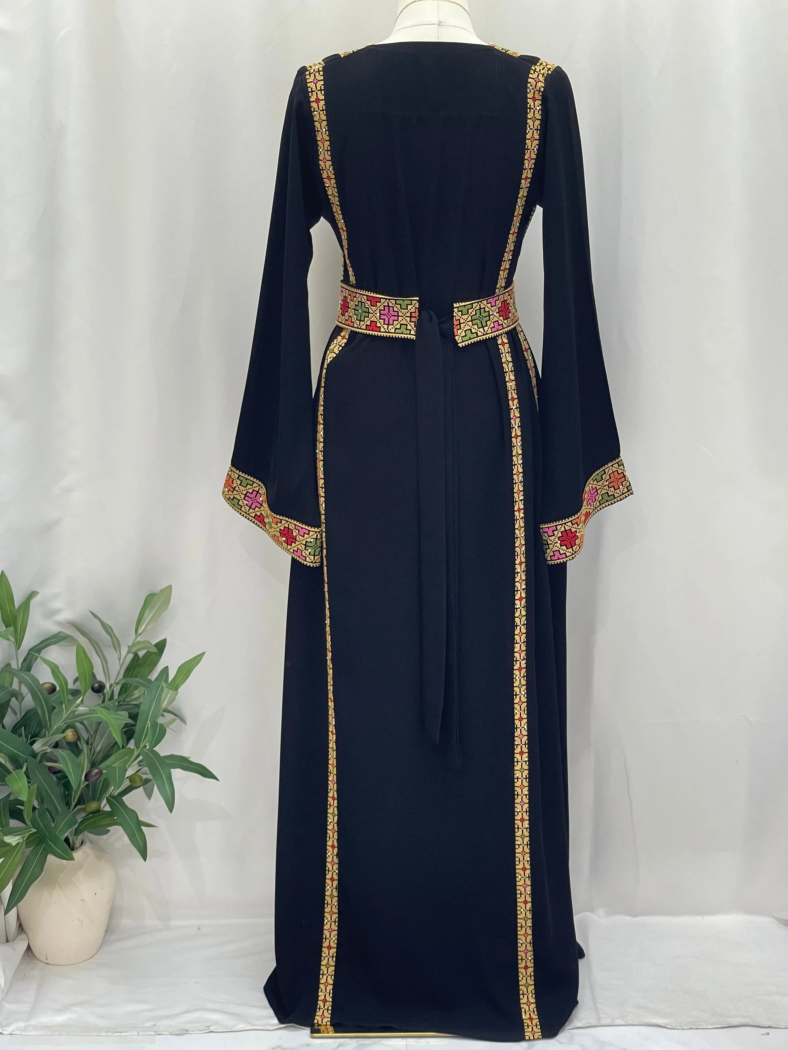 Simple 4 Vin Embroidered Thoub – Timeless Elegance & Modern Tradition - Palestinian Elegance