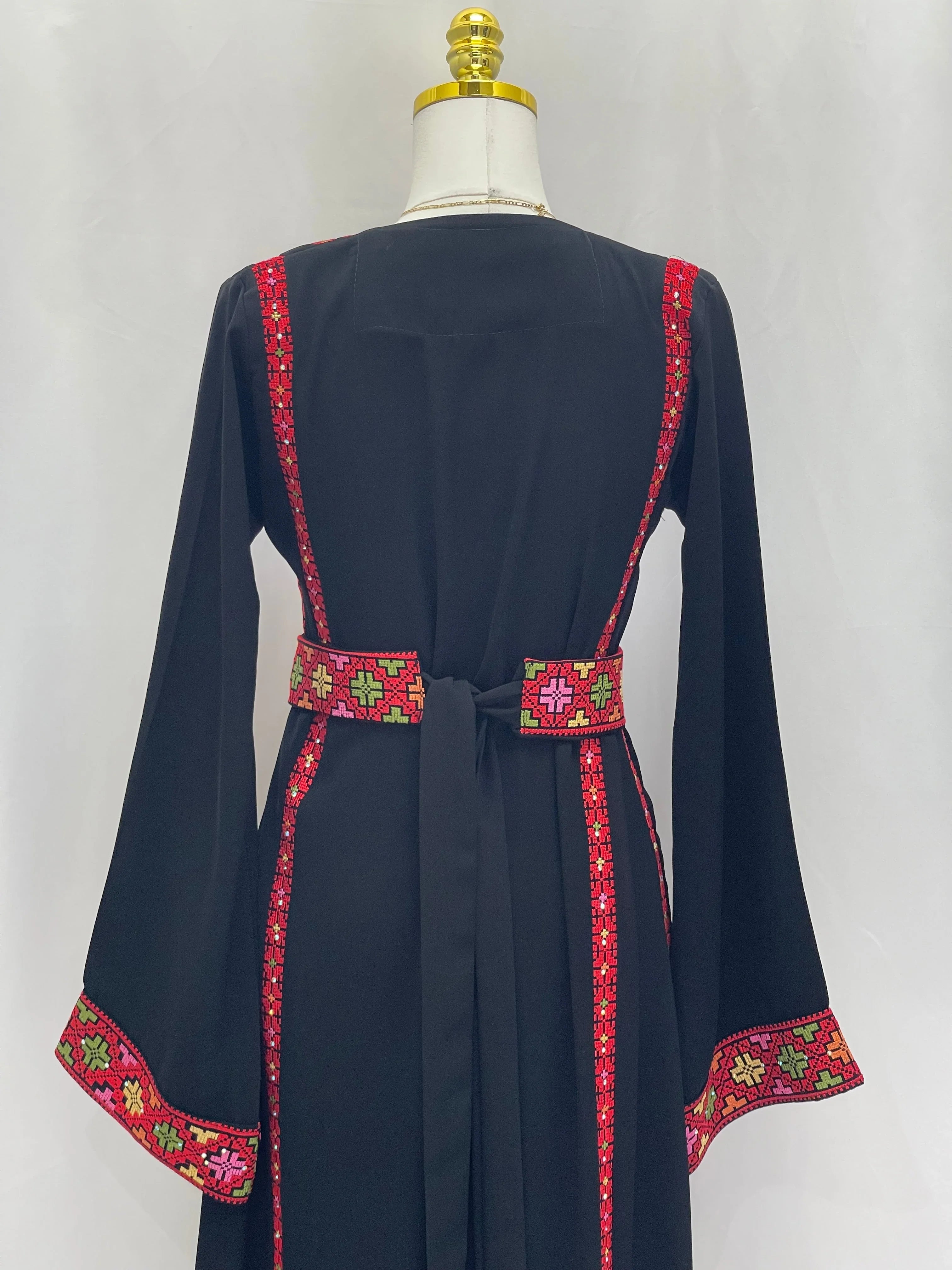 Simple 4 Vin Embroidered Thoub – Timeless Elegance & Modern Tradition - Palestinian Elegance