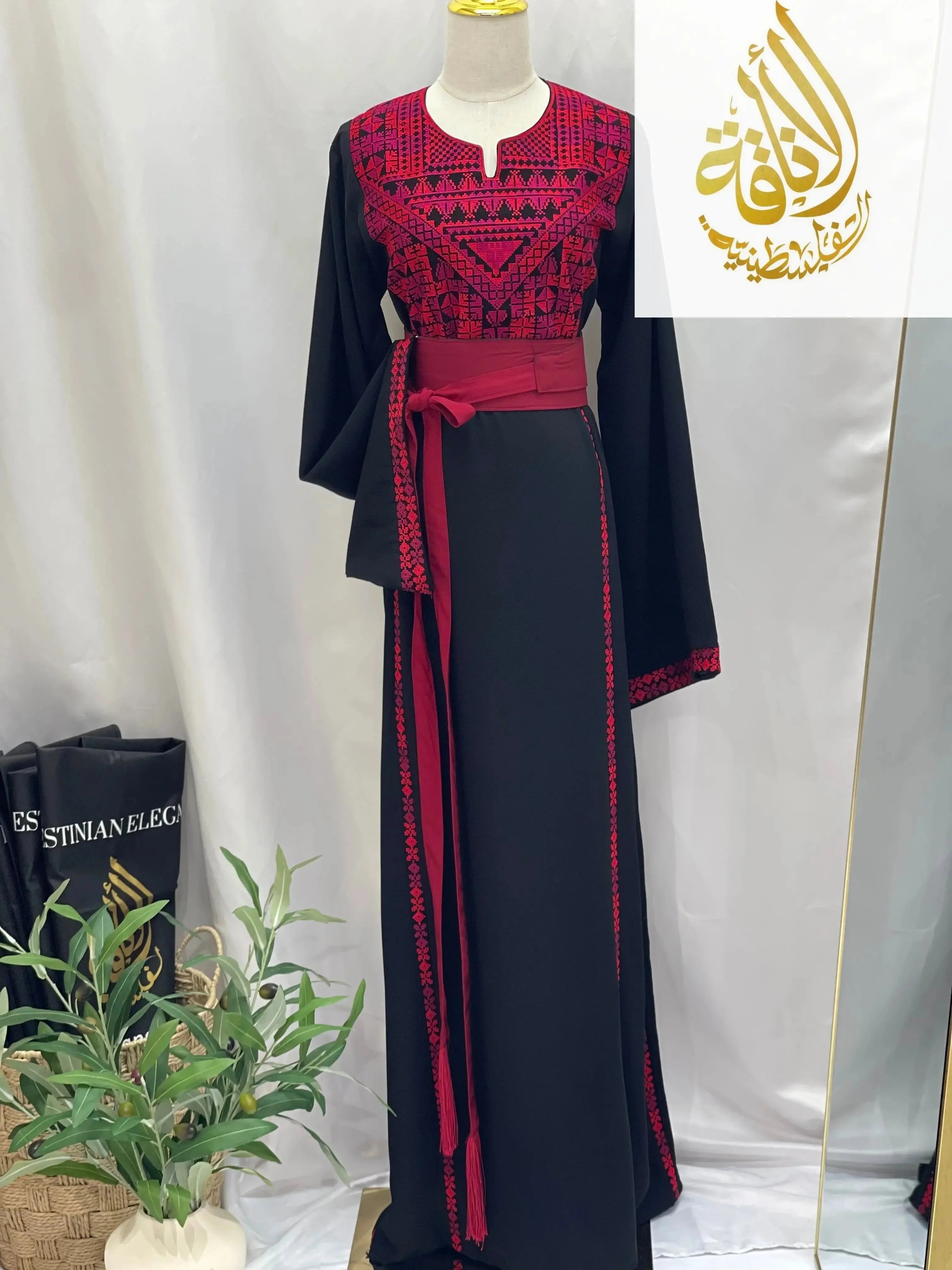 Simple Embroidered Heritage Thoub: Timeless Tradition & Modern Comfort Palestinian Elegance
