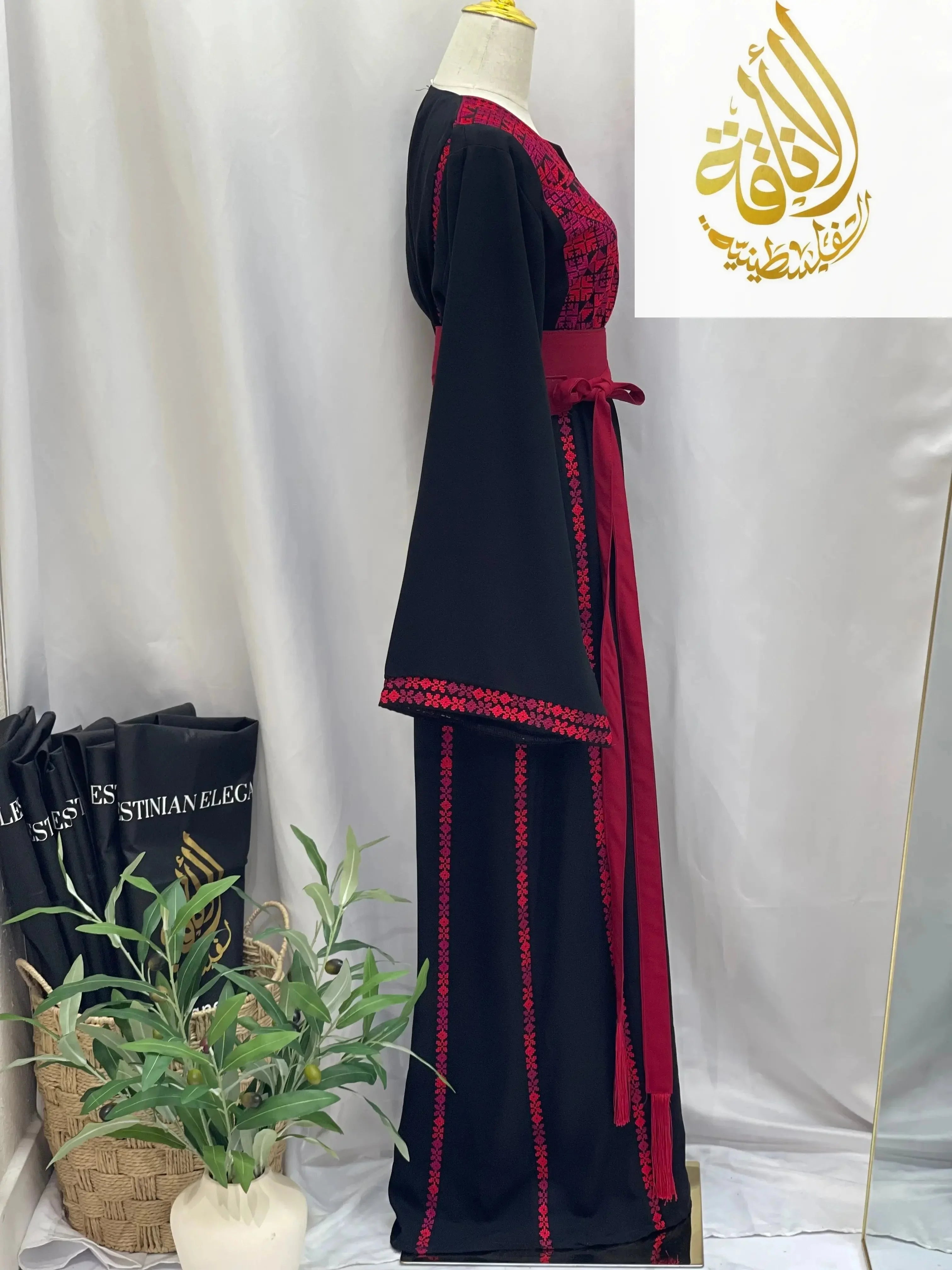 Simple Embroidered Heritage Thoub: Timeless Tradition & Modern Comfort Palestinian Elegance