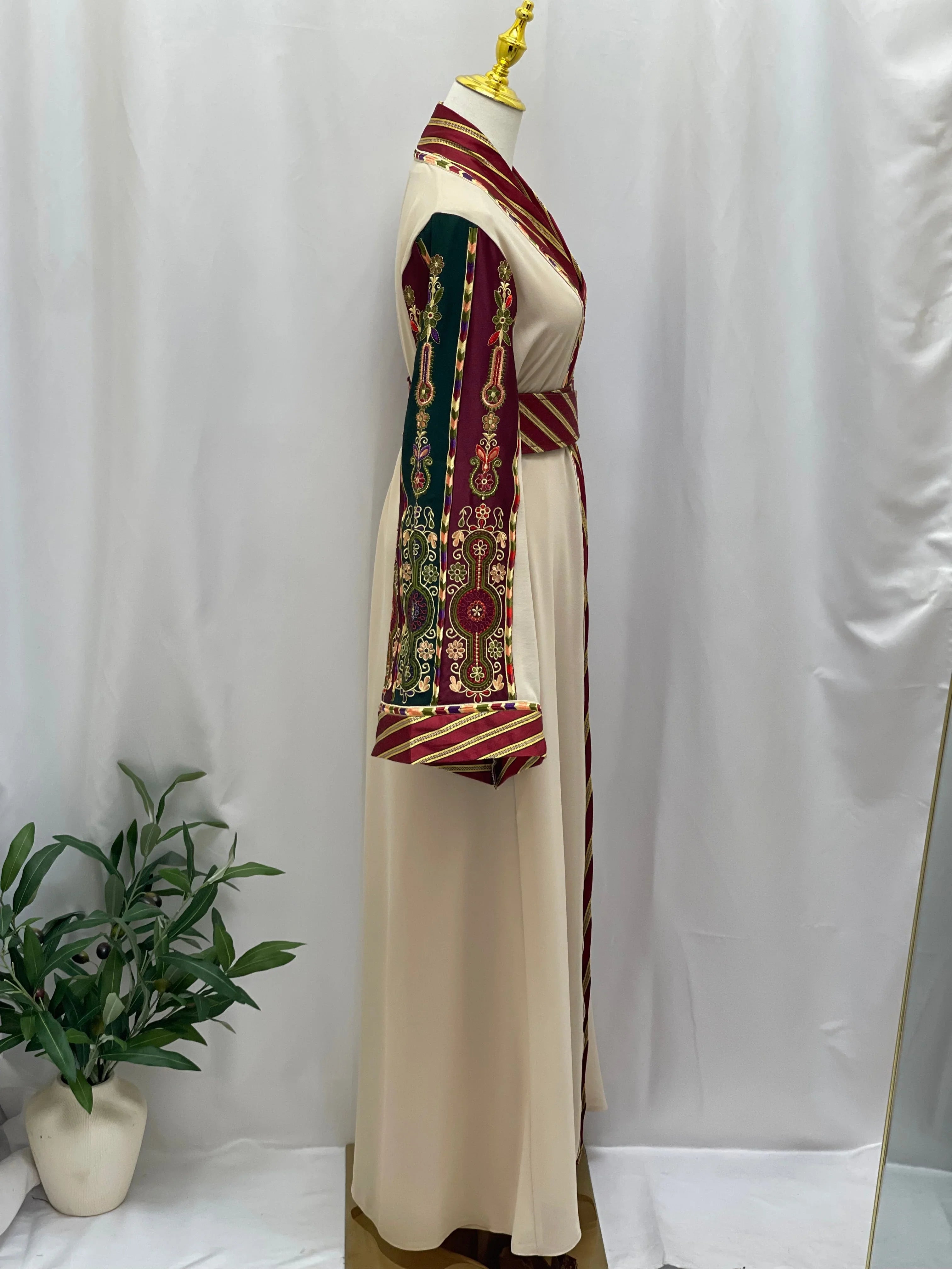 Suzan Kashmir Embroidered Open Abaya - Elegance & Versatility - Palestinian Elegance