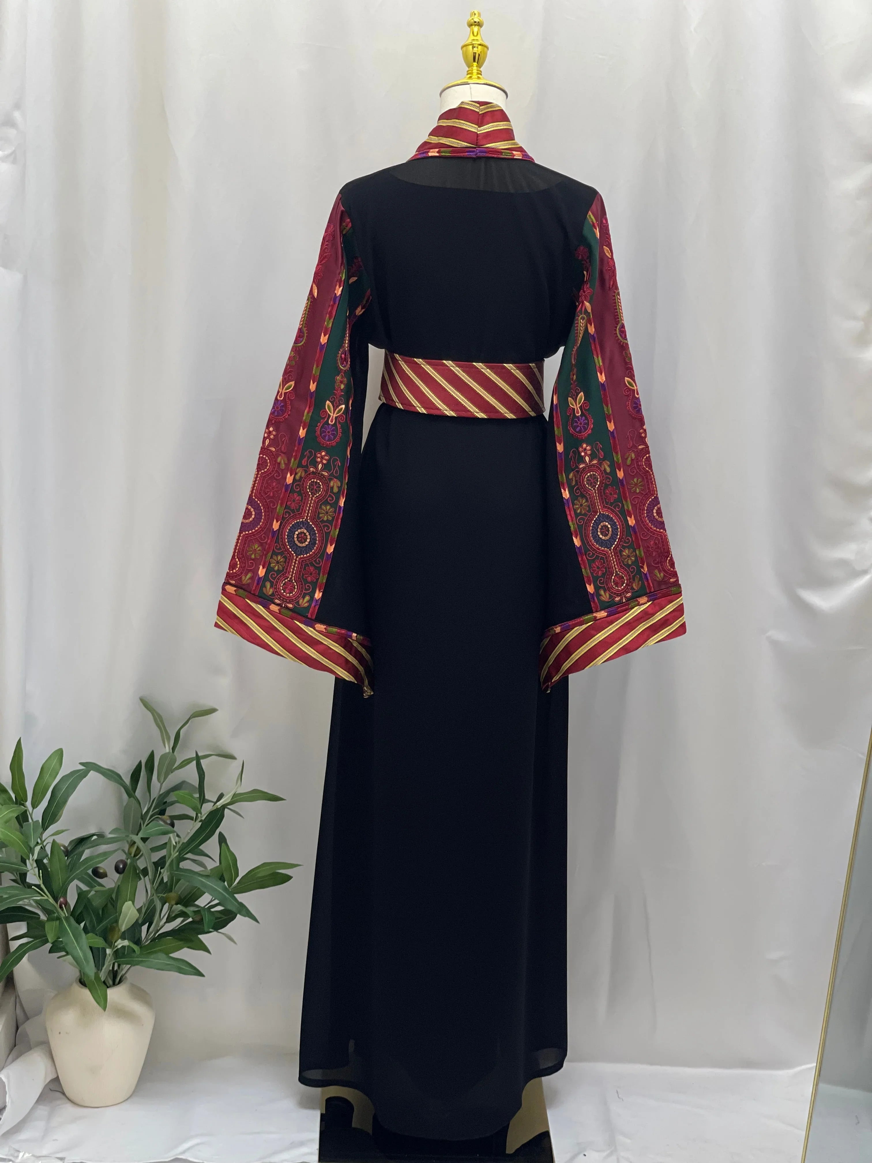 Suzan Kashmir Embroidered Open Abaya - Elegance & Versatility - Palestinian Elegance