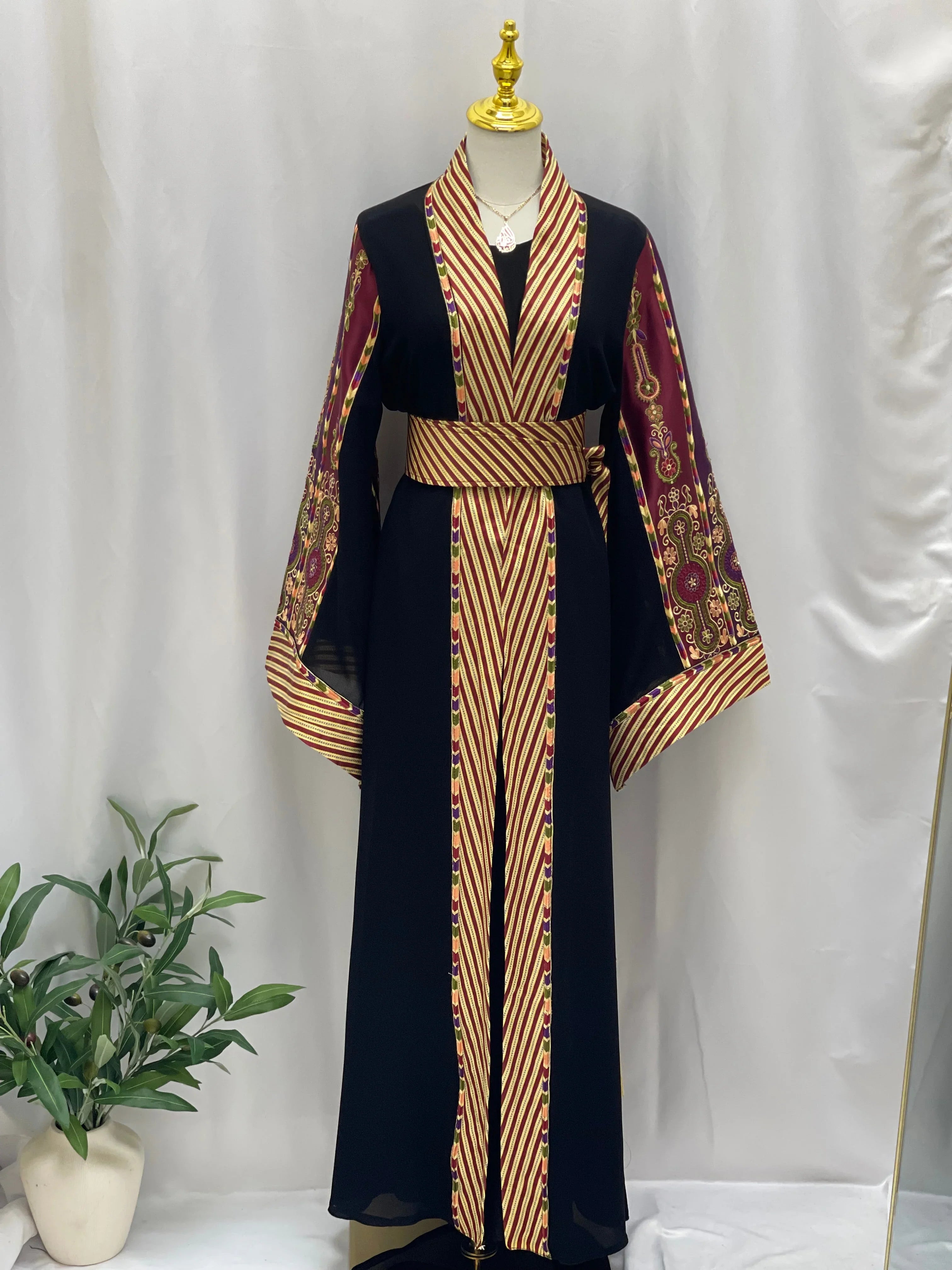 Suzan Kashmir Embroidered Open Abaya - Elegance & Versatility - Palestinian Elegance