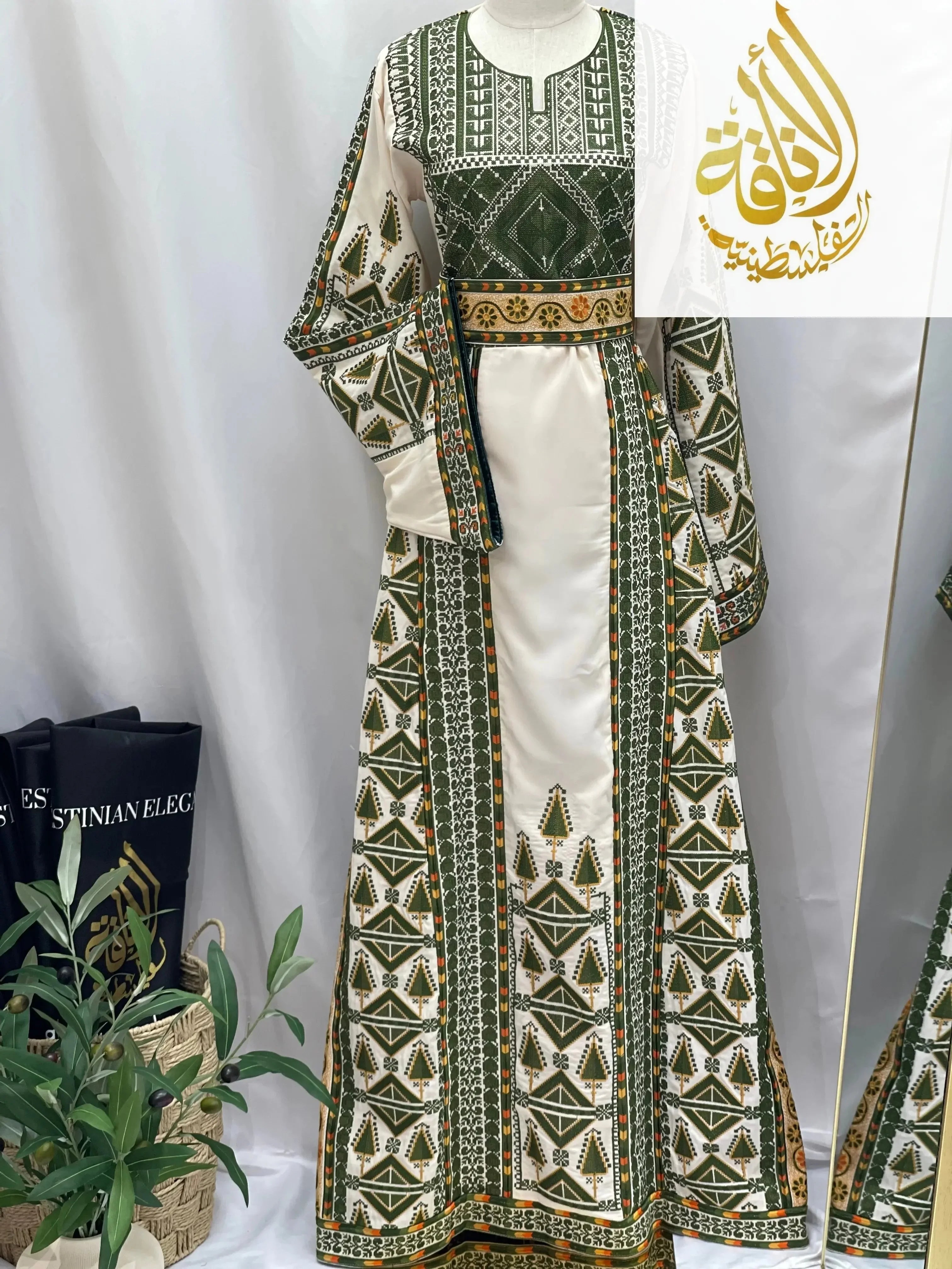 Thoub Alsafa Embroidered: Timeless Elegance & Intricate Craftsmanship Palestinian Elegance