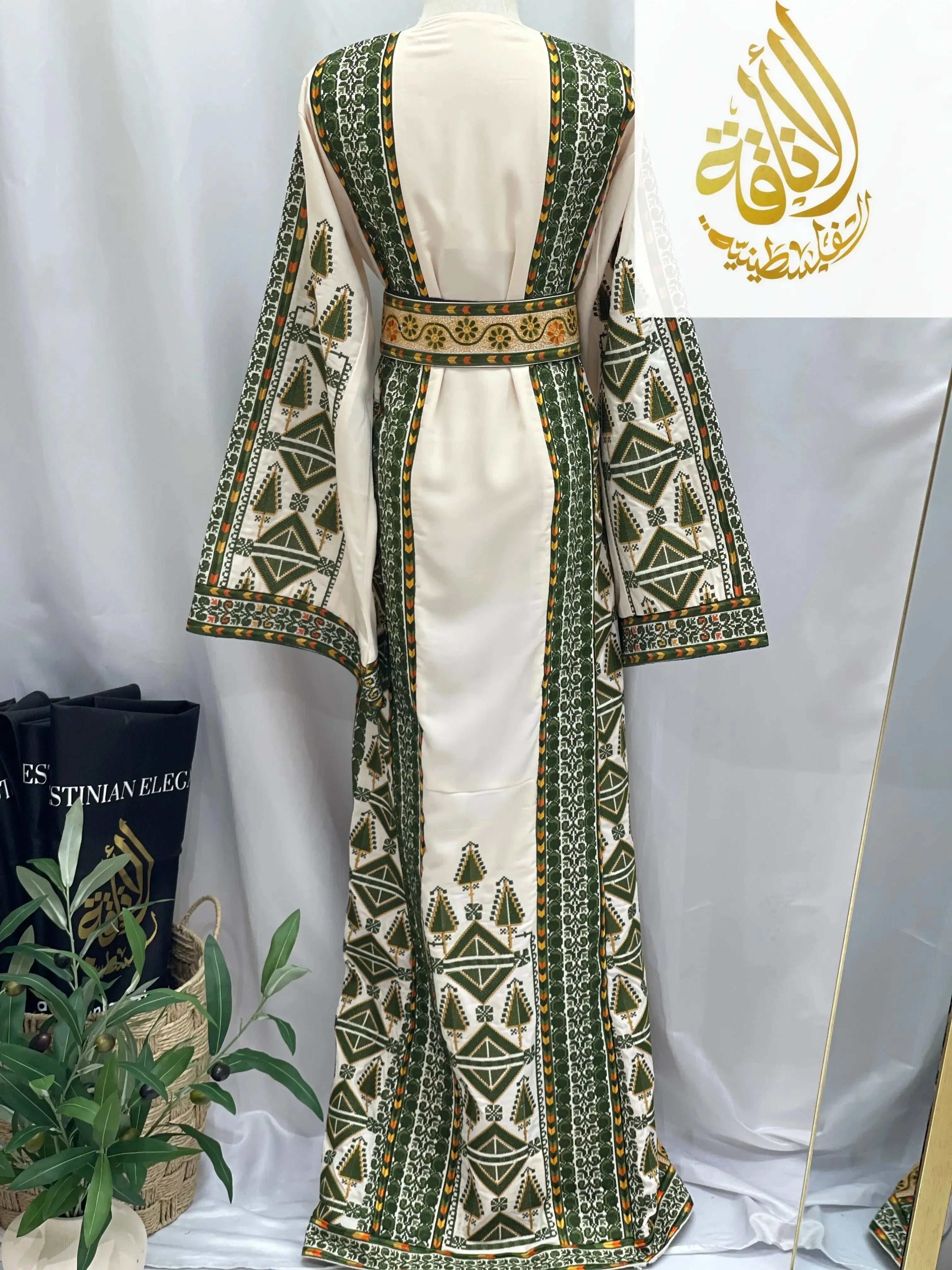 Thoub Alsafa Embroidered: Timeless Elegance & Intricate Craftsmanship Palestinian Elegance