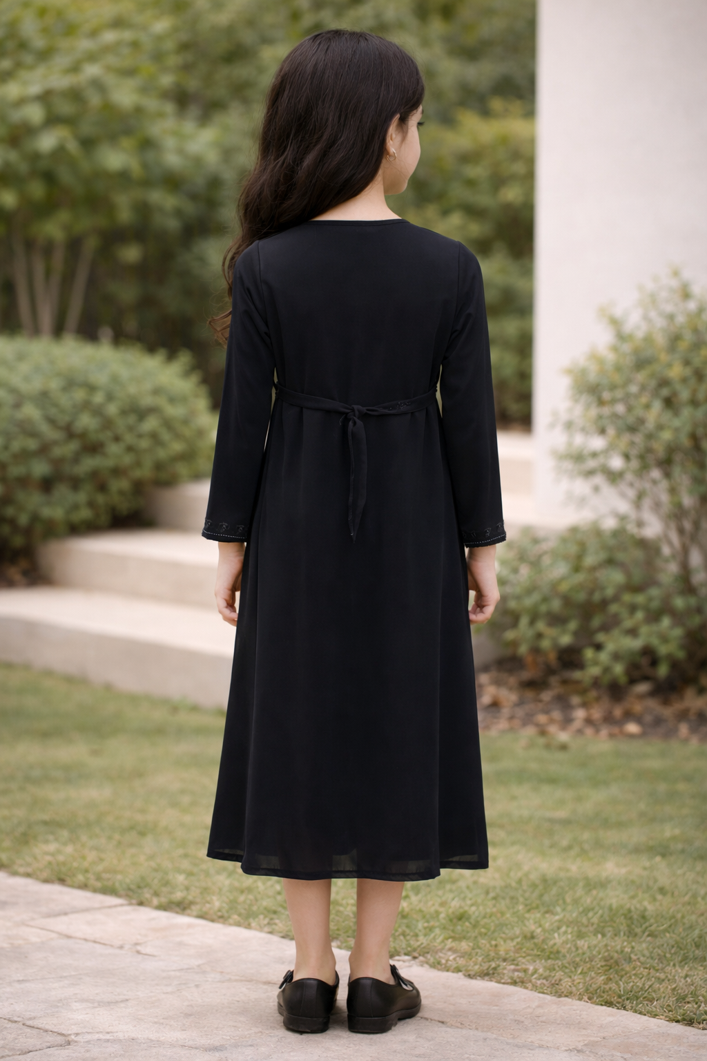 Beads Zippered Kids Abaya: Elegance and Practicality for Young Fashionistas
