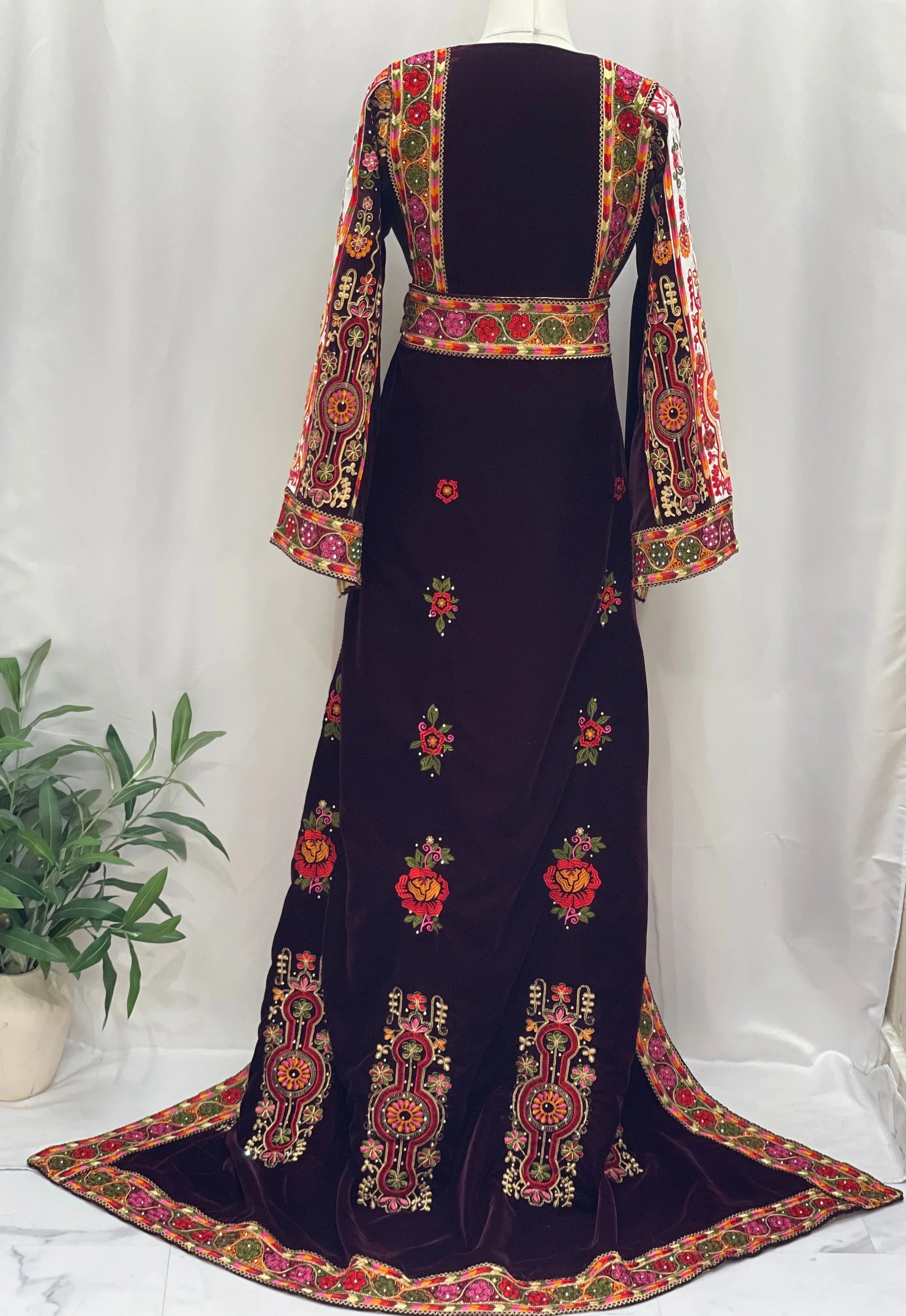 Zahr Al-Turath Velvet Thobe: Offering A Regal and Elegant Heritage-Inspired Look Palestinian Elegance