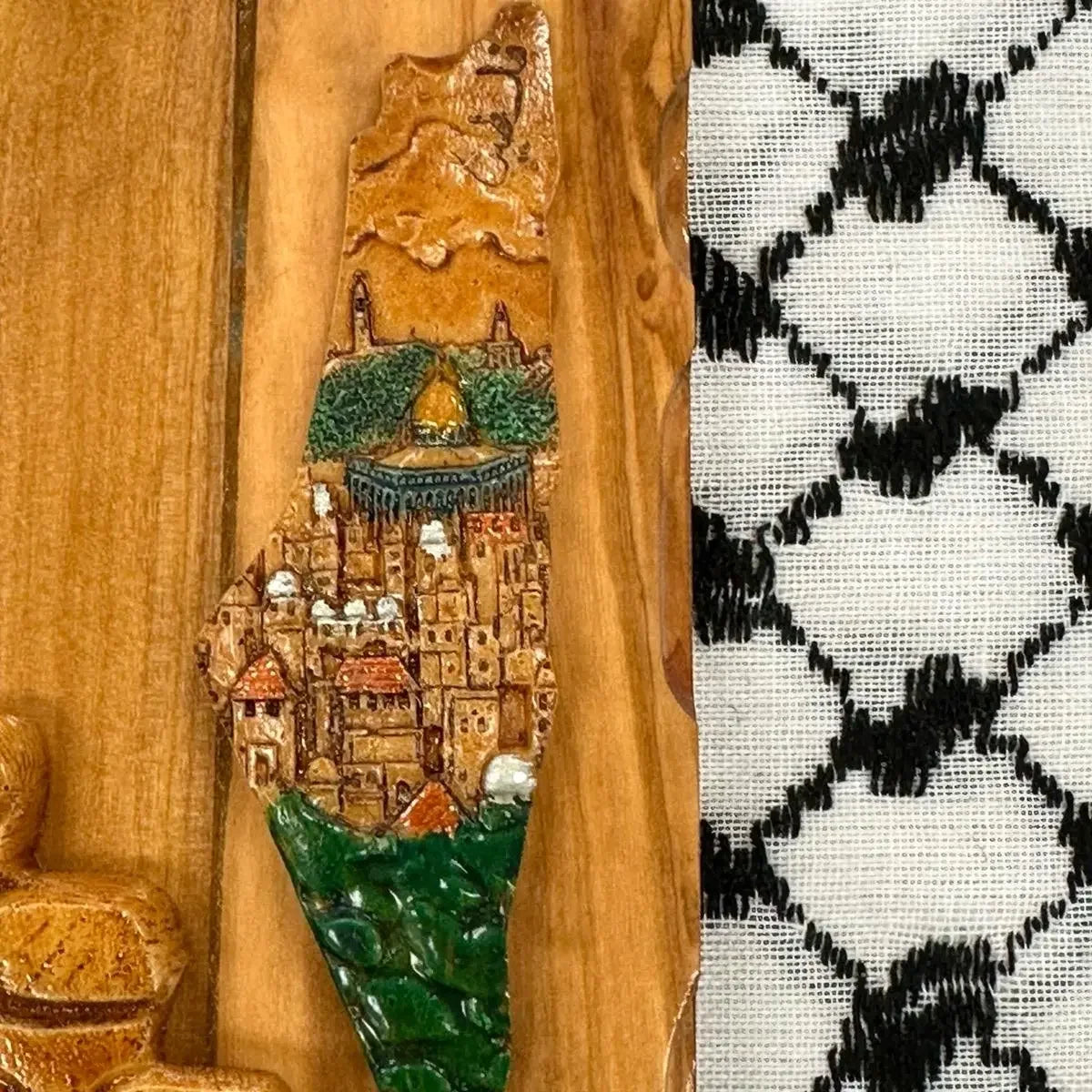 Handmade Wooden Frame Palestine Resemblance Hanging Decor: Cultural Charm and Elegance Palestinian Elegance