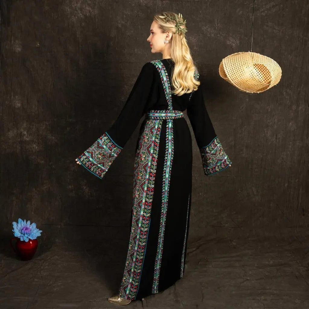 Embroidered Manajel Dress - Traditional Style - Palestinian Elegance