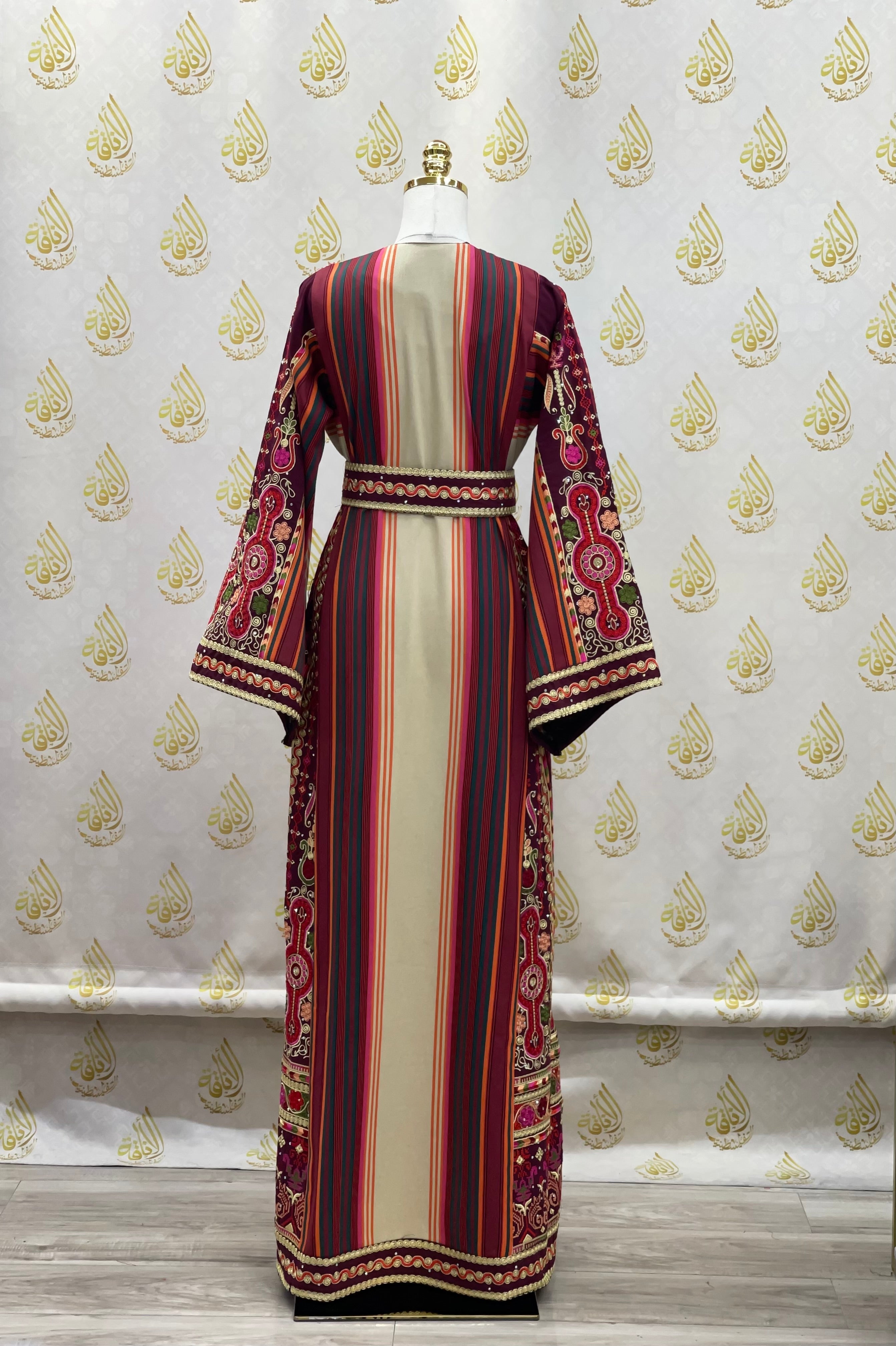 Timeless Elegance: Embroidered Malika Majdalwi Thoub Palestinian Elegance