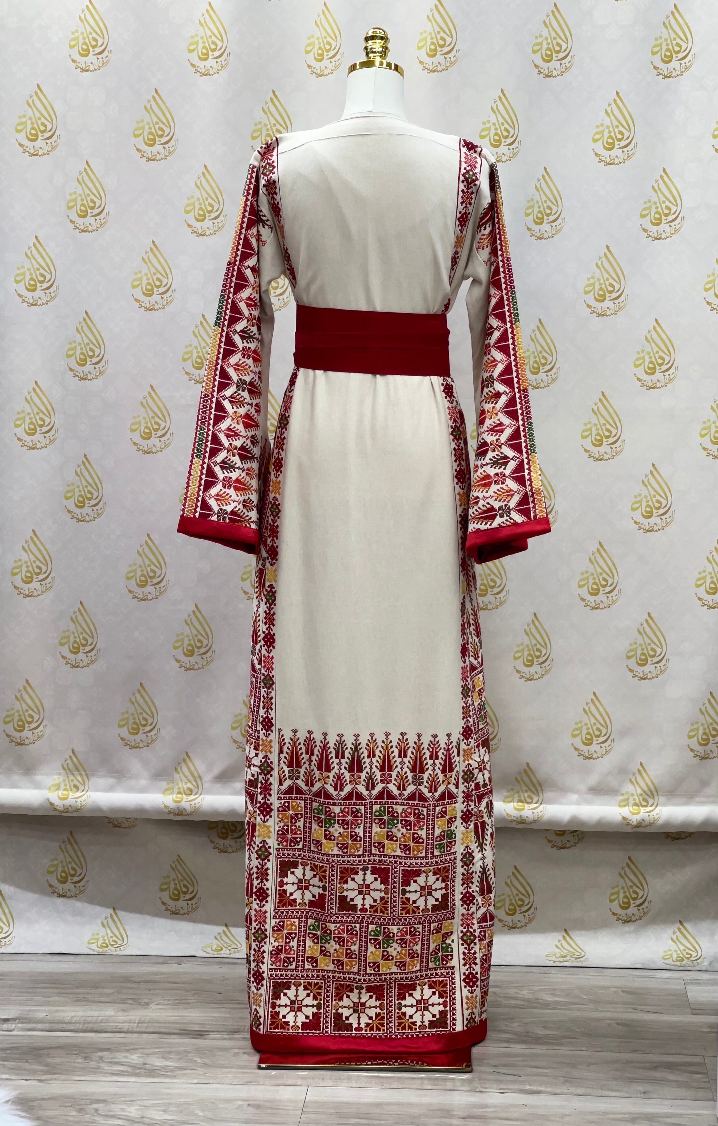 Embroidered Etamin Thoub: Exquisite Elegance & Lasting Comfort Palestinian Elegance
