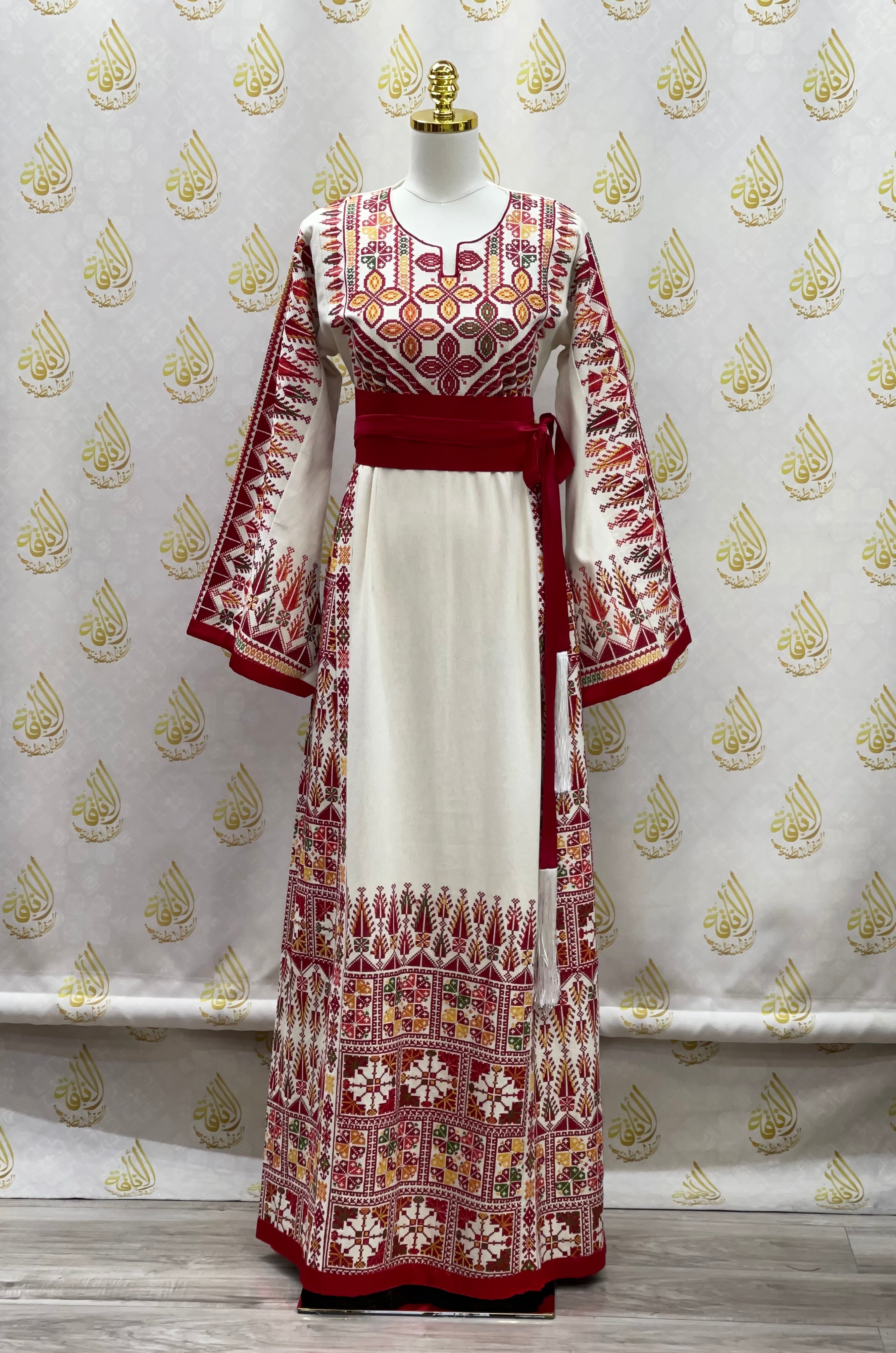 Embroidered Etamin Thoub: Exquisite Elegance & Lasting Comfort Palestinian Elegance