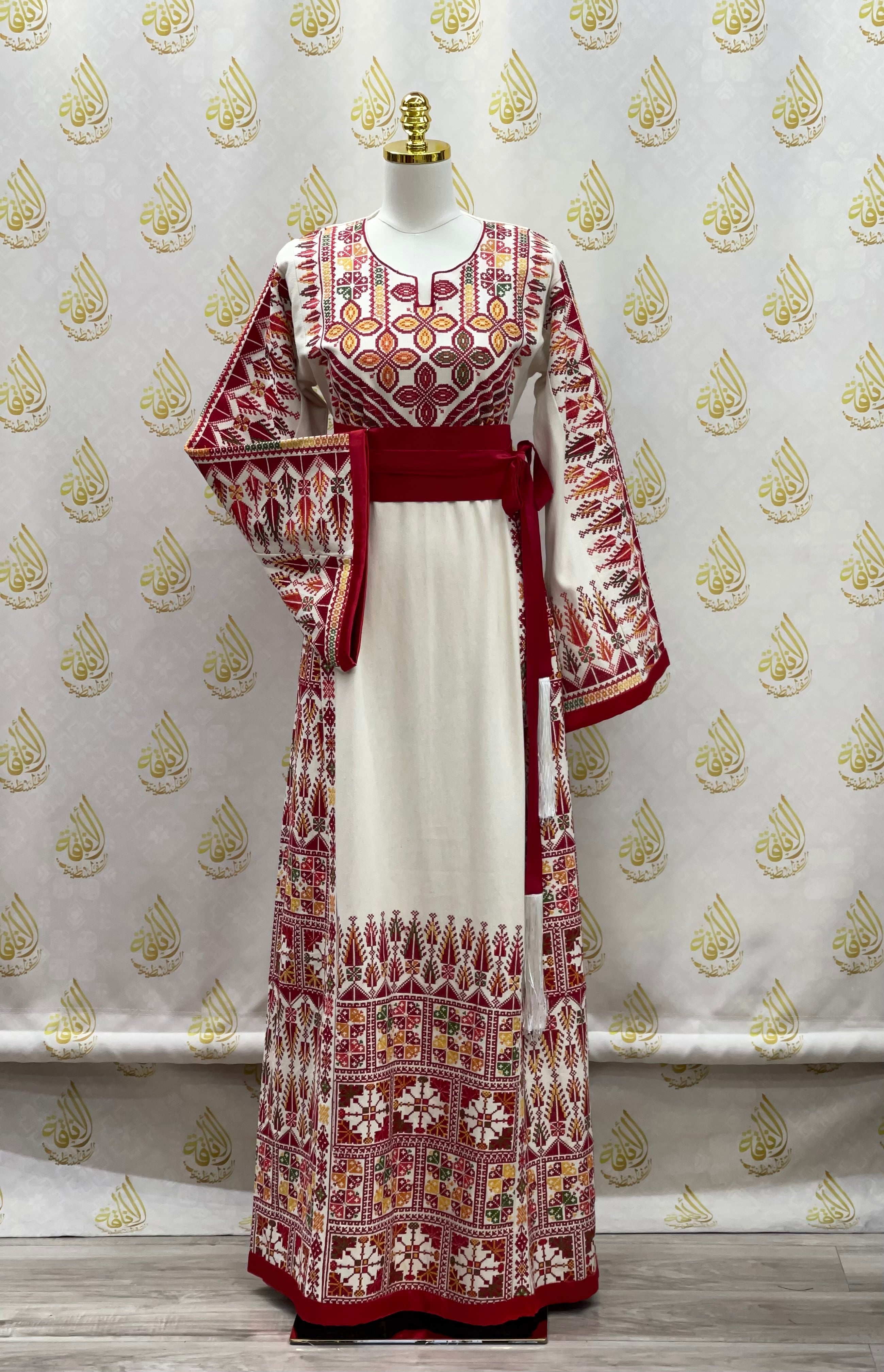 Embroidered Etamin Thoub: Exquisite Elegance & Lasting Comfort Palestinian Elegance