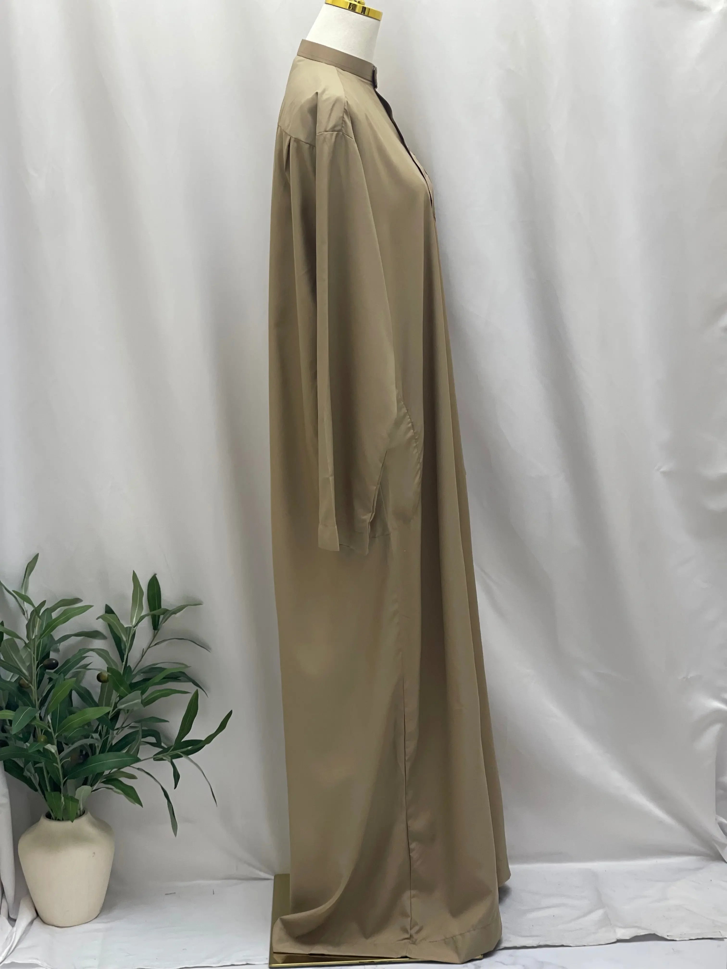 Basic High-Quality Men's Thobe - Timeless Comfort & Style Palestinian Elegance