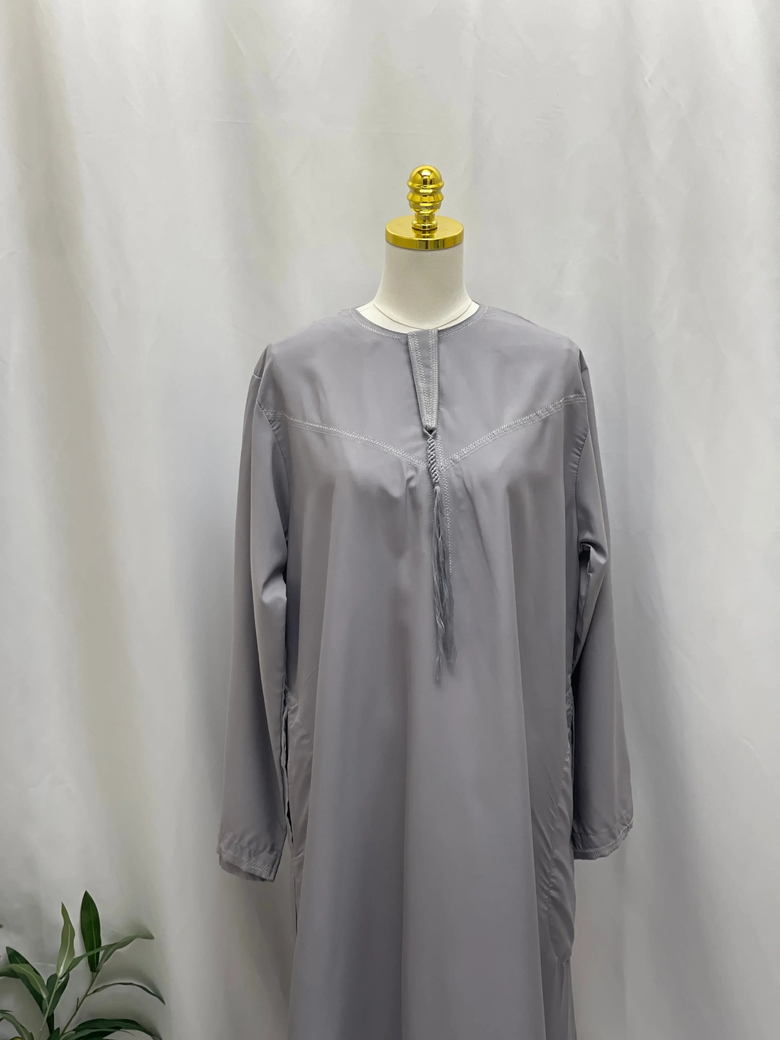 Men's High-Quality Thobe with Sharshoba Tassel -l Palestinian Elegance