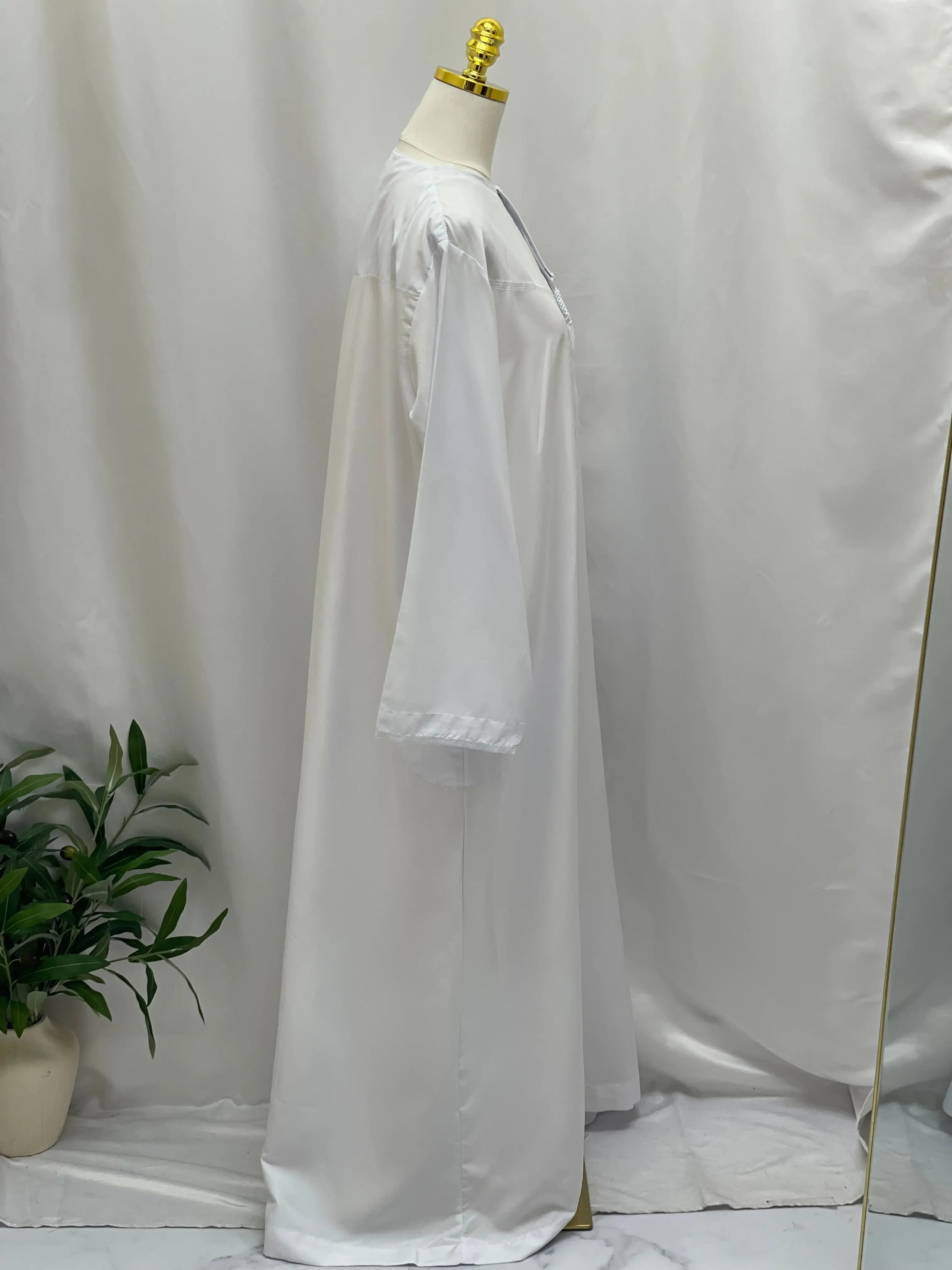 Men's High-Quality Thobe with Sharshoba Tassel -l Palestinian Elegance