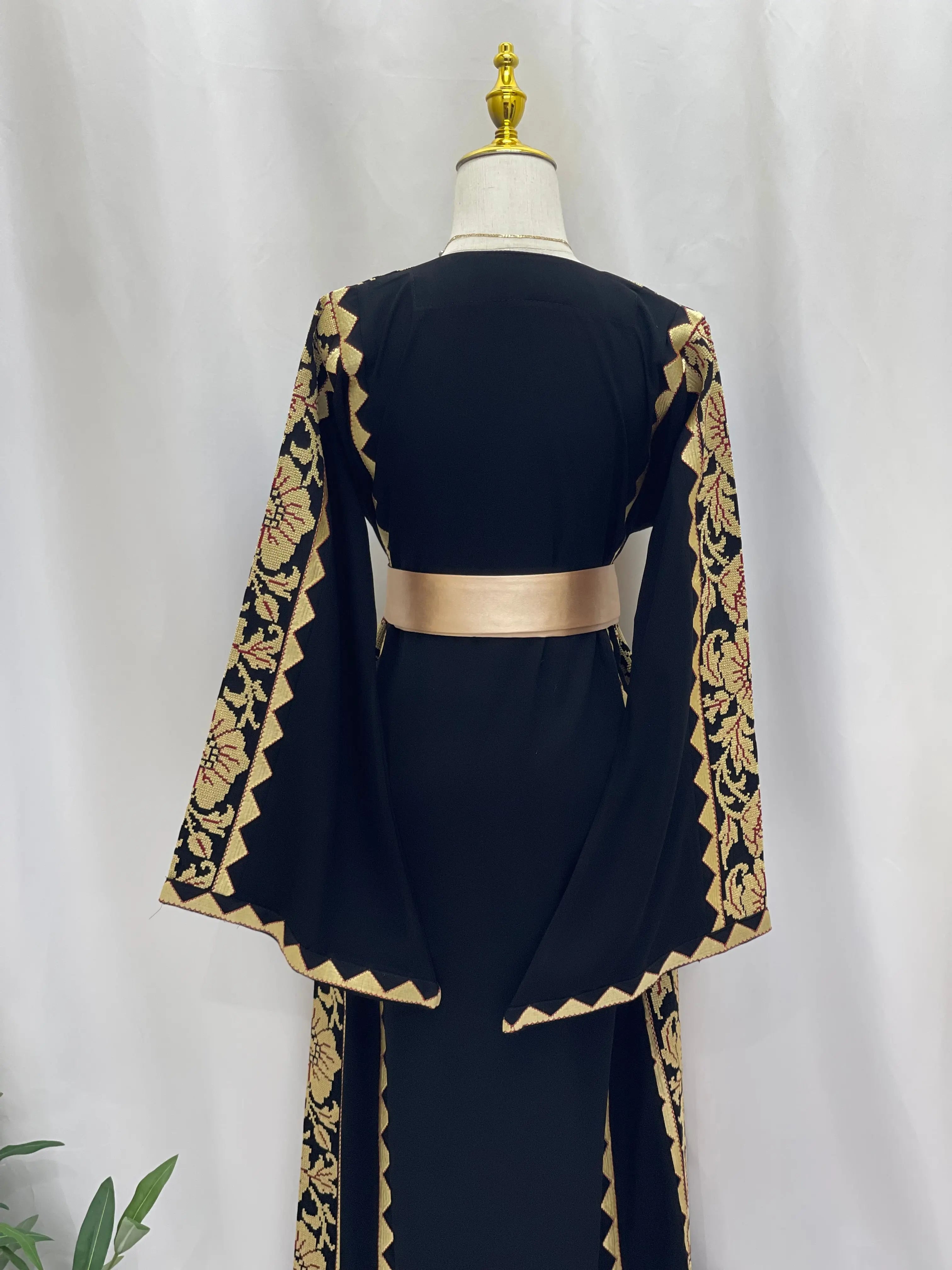 Modern Style Embroidered Thoub Palestinian Elegance