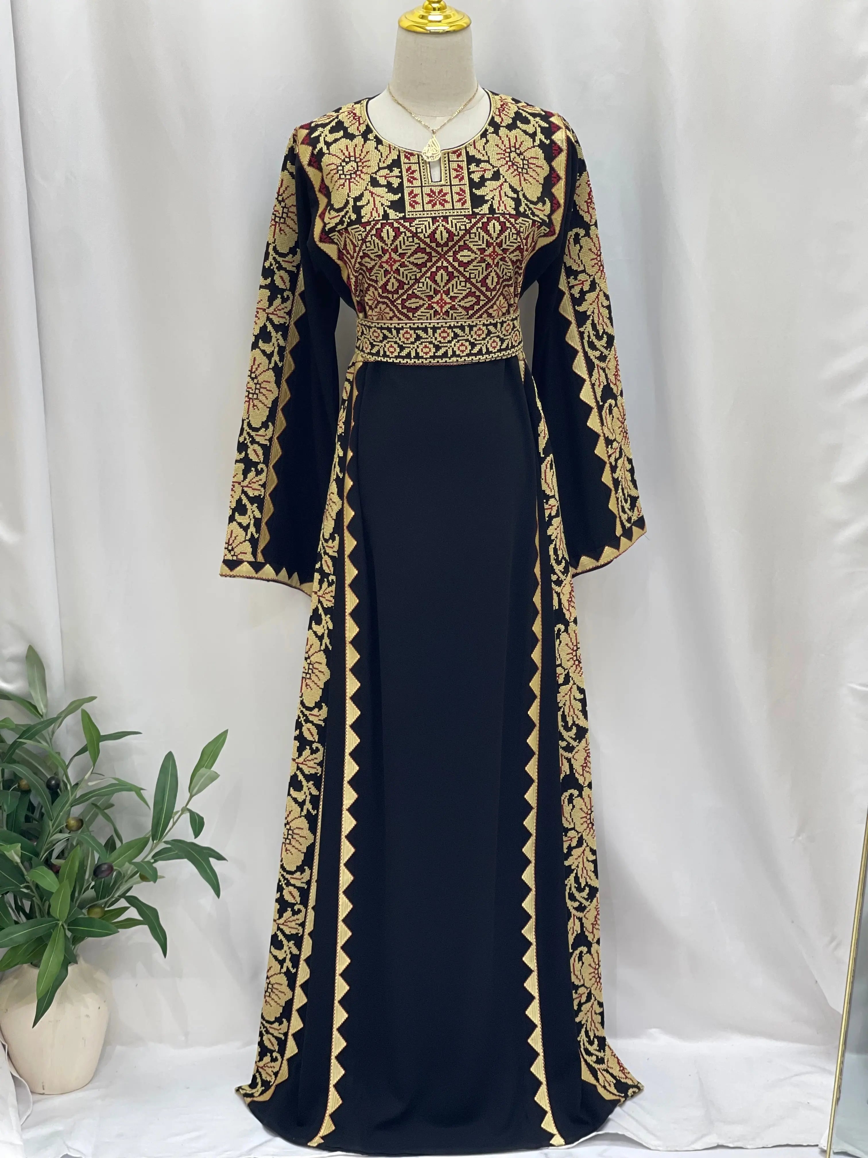Modern Style Embroidered Thoub Palestinian Elegance