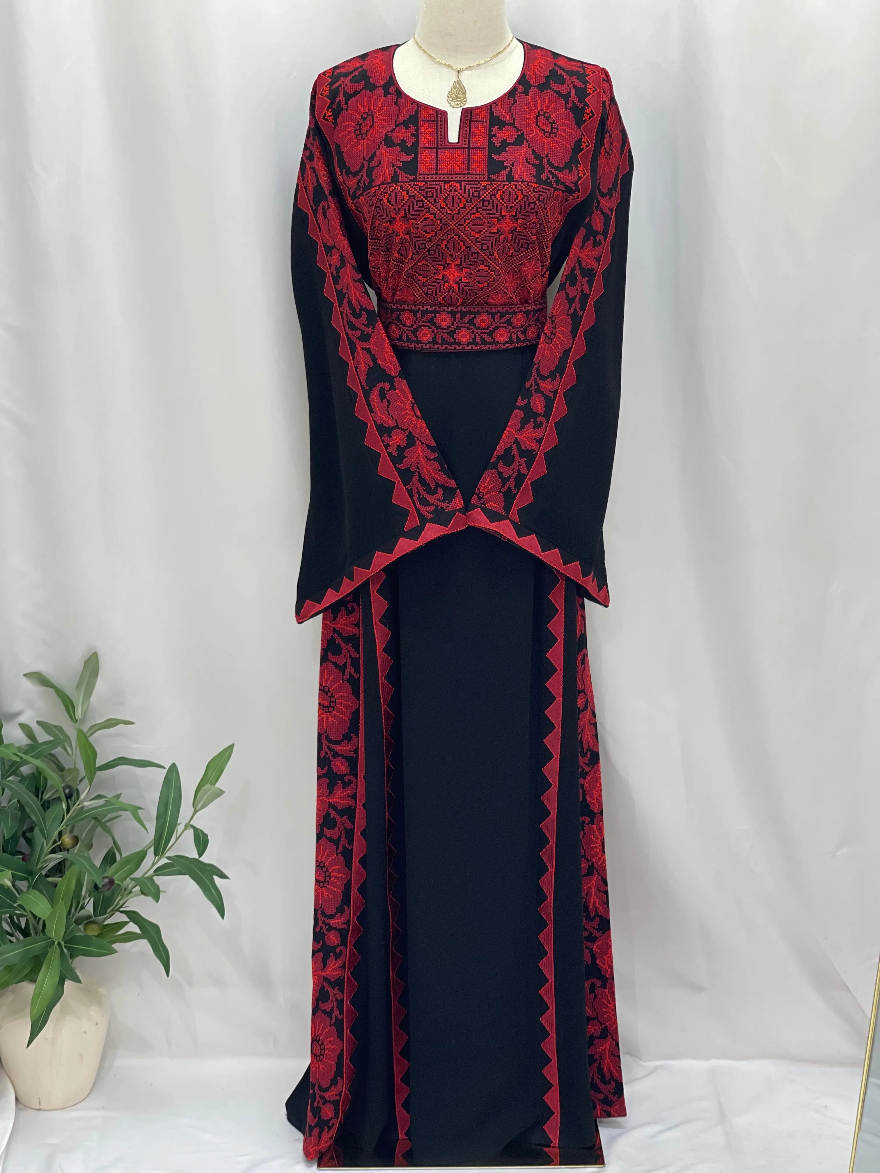 Modern Style Embroidered Thoub Palestinian Elegance