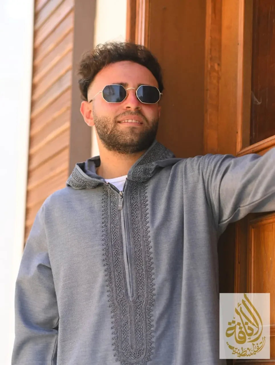 Casual Moroccan jalabiya for men by Palestinian Elegance with embroidered details and zipper front