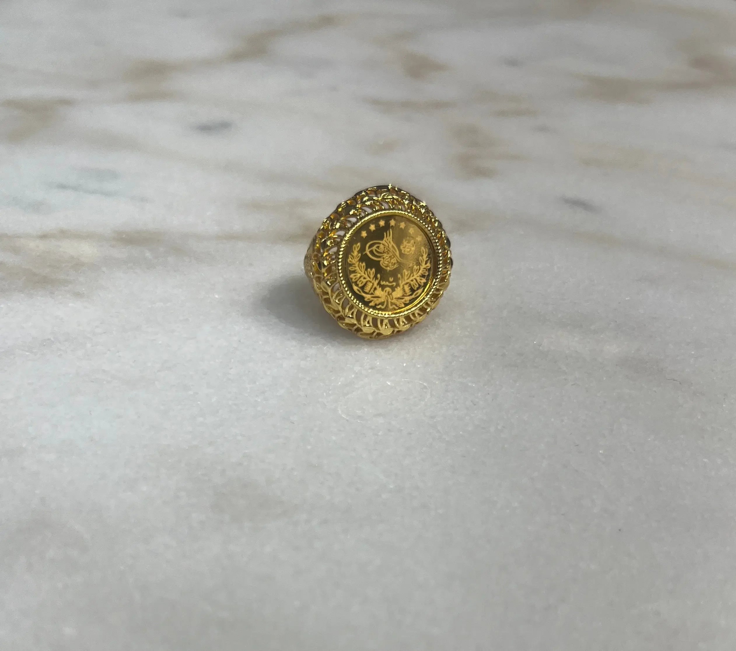 Exquisite Elegance: Liras Ring Palestinian Elegance