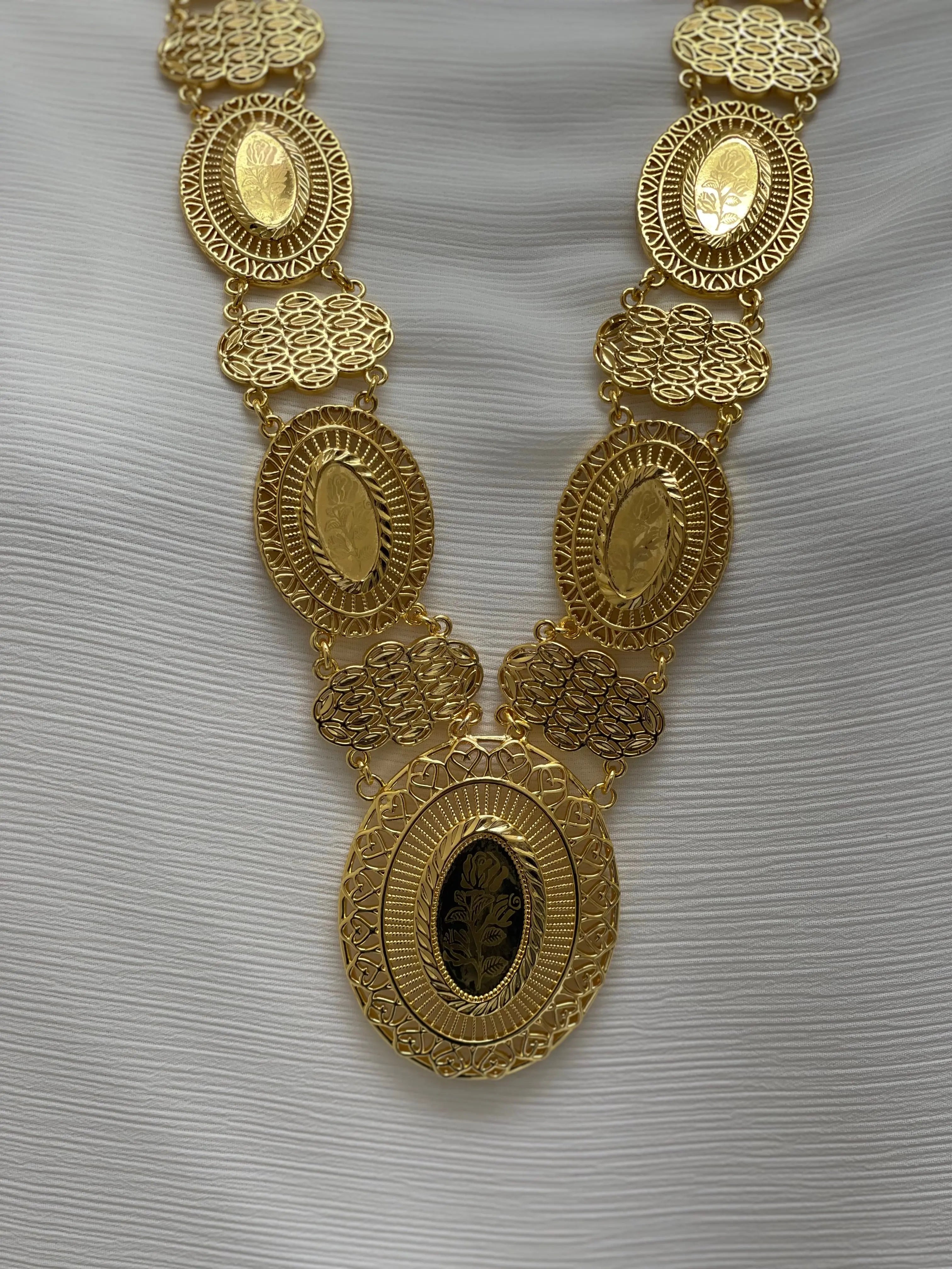 Precision and Versatility: Oval Ounca Klada Palestinian Elegance