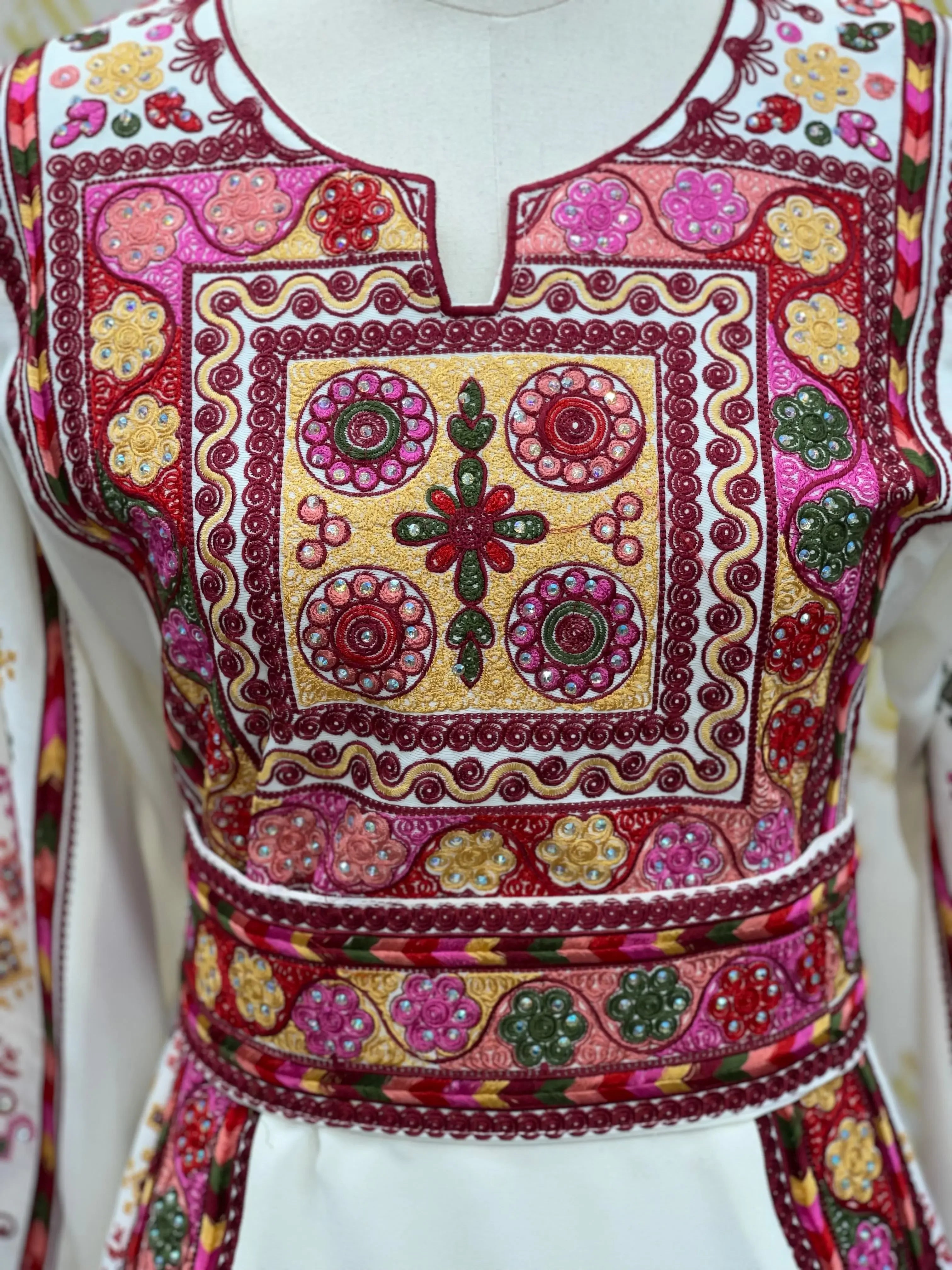 Thoub Al-bireh: Tradition Meets Modern Elegance - Palestinian Elegance