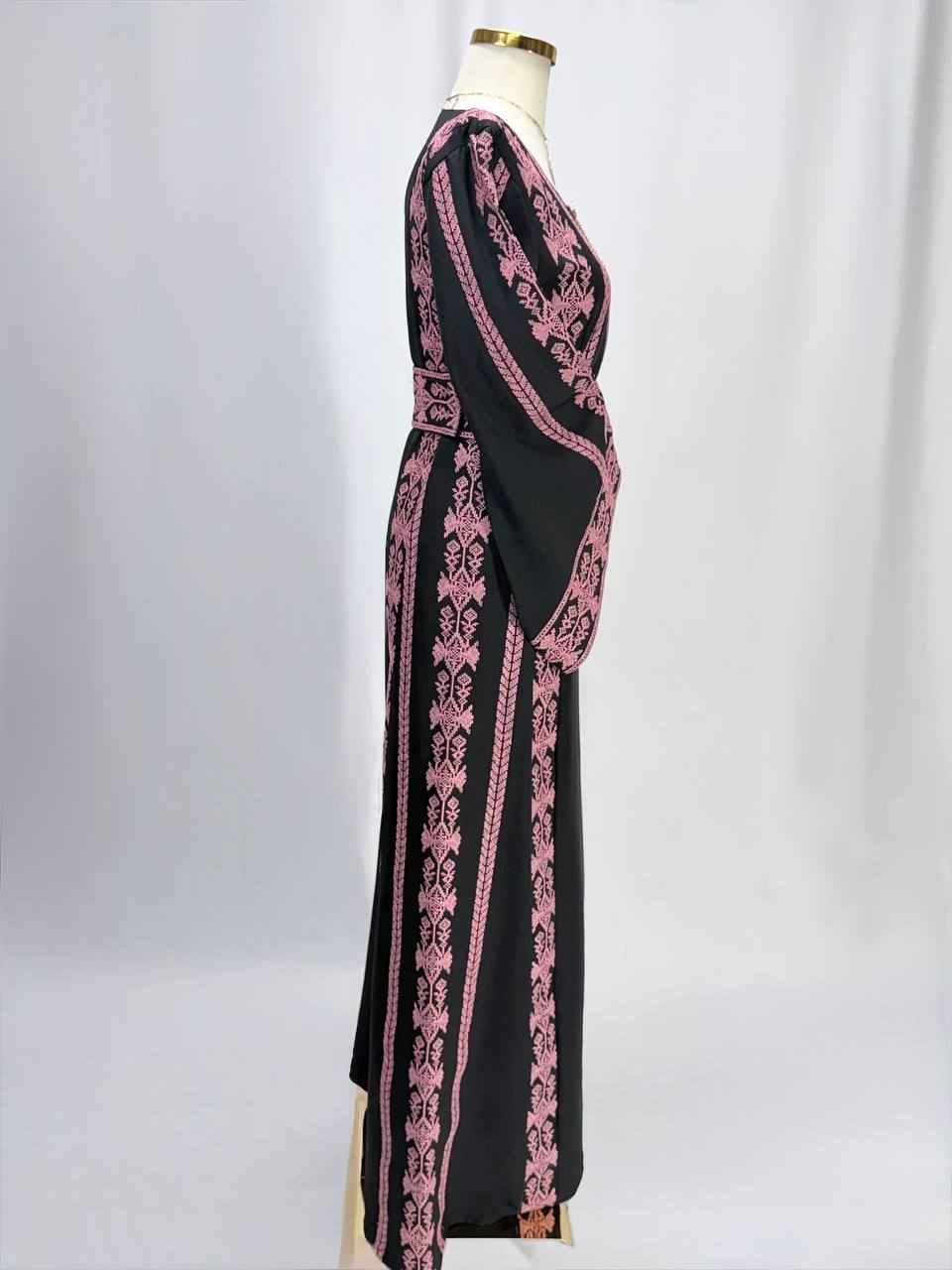 Thobe Noor Al-Balad