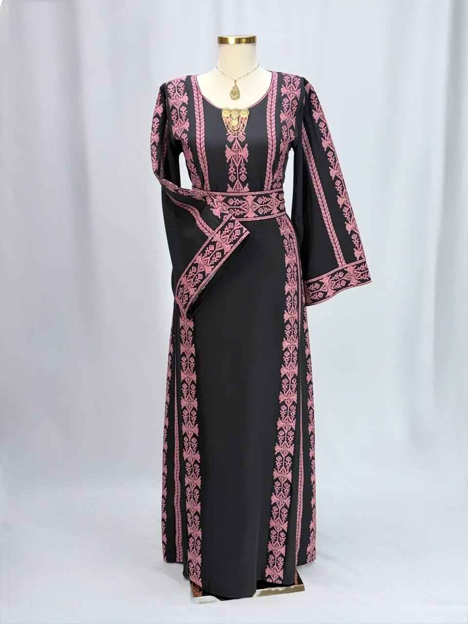 Thobe Noor Al-Balad