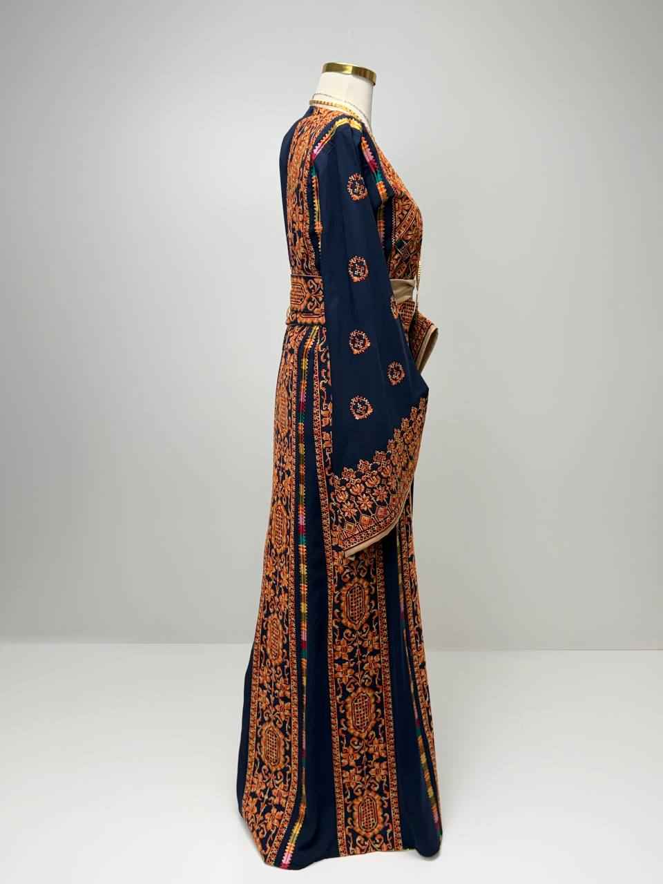 Thobe Aroq Al-Onsa Heritage Dress