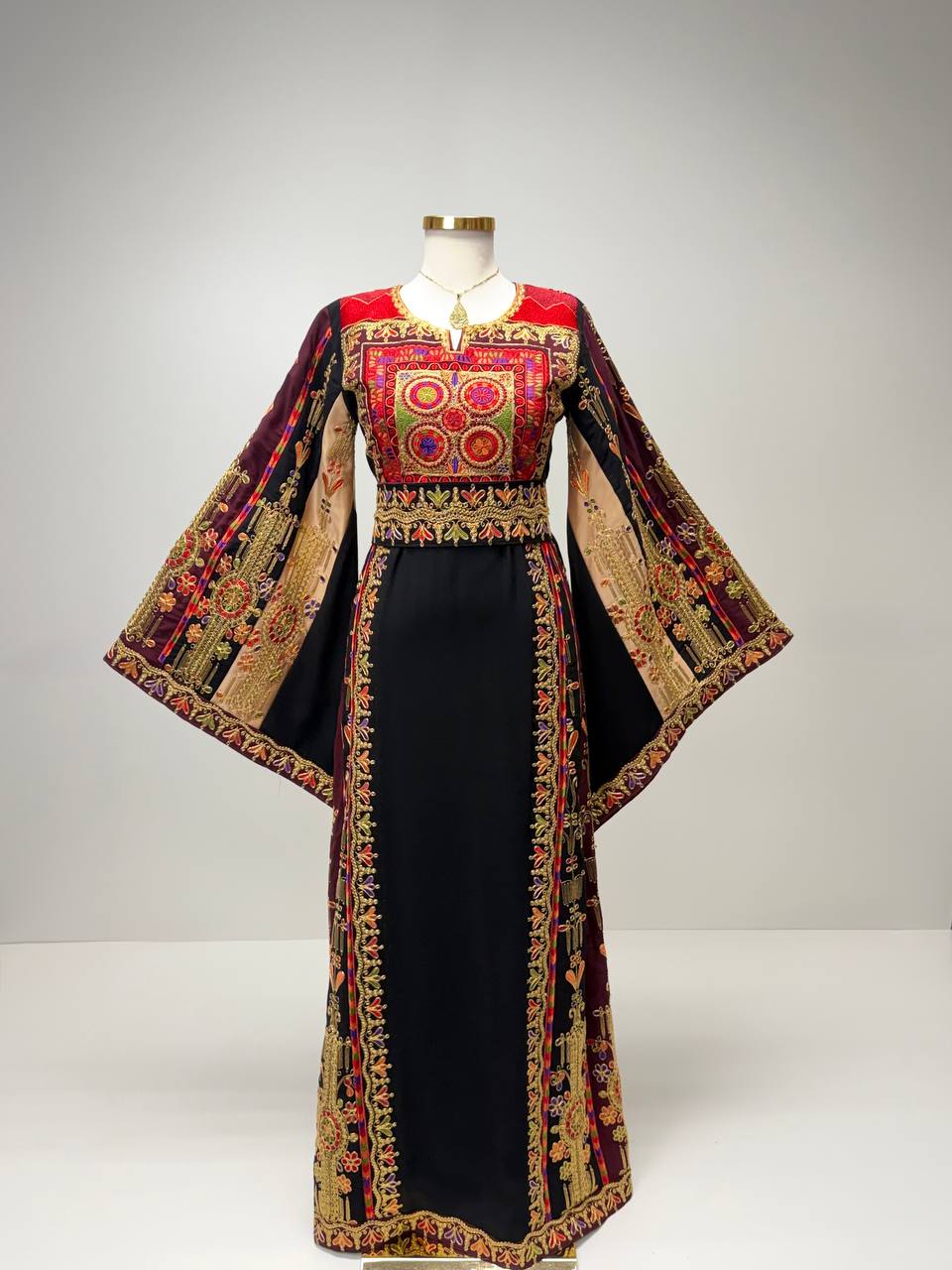 Thobe Kanz Al-Turath