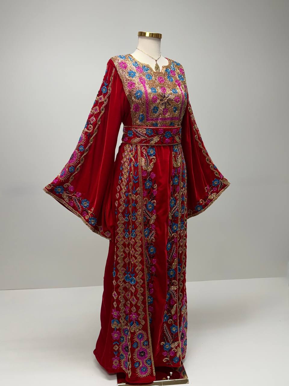 Malikat Al-Ruby – Hand Beaded Velvet Thobe