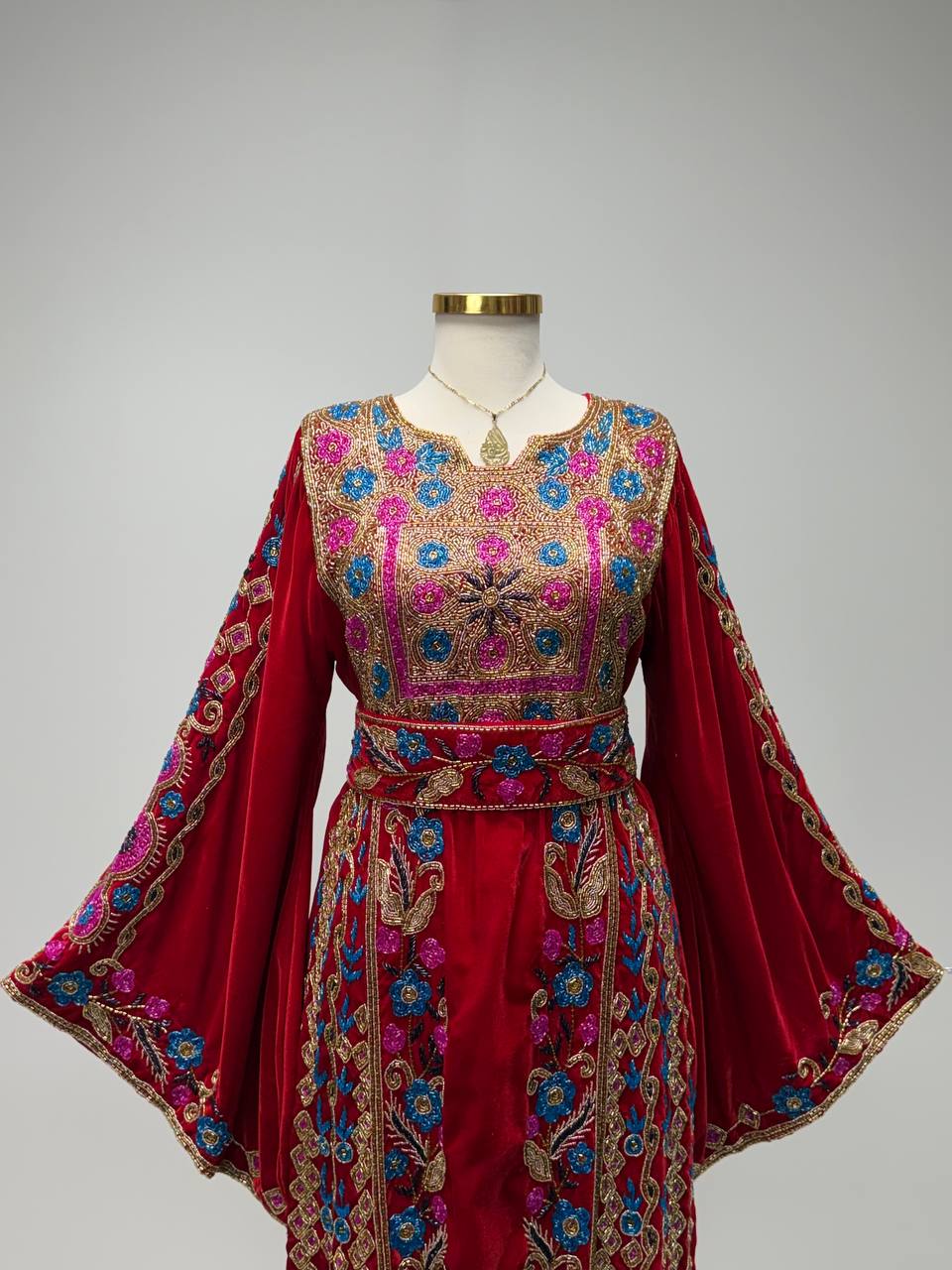 Malikat Al-Ruby – Hand Beaded Velvet Thobe