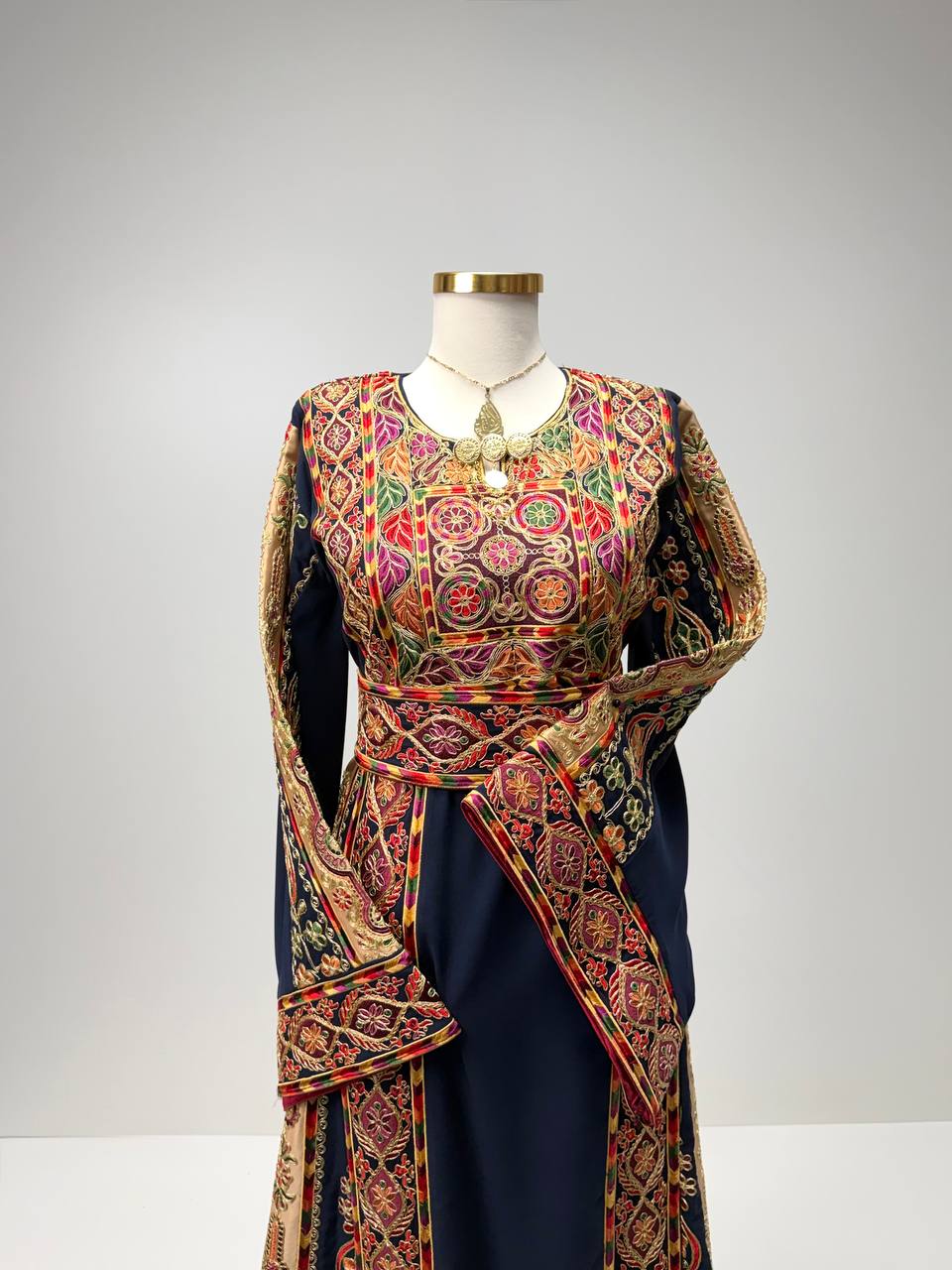 Karmel Queen Embroidered Thobe