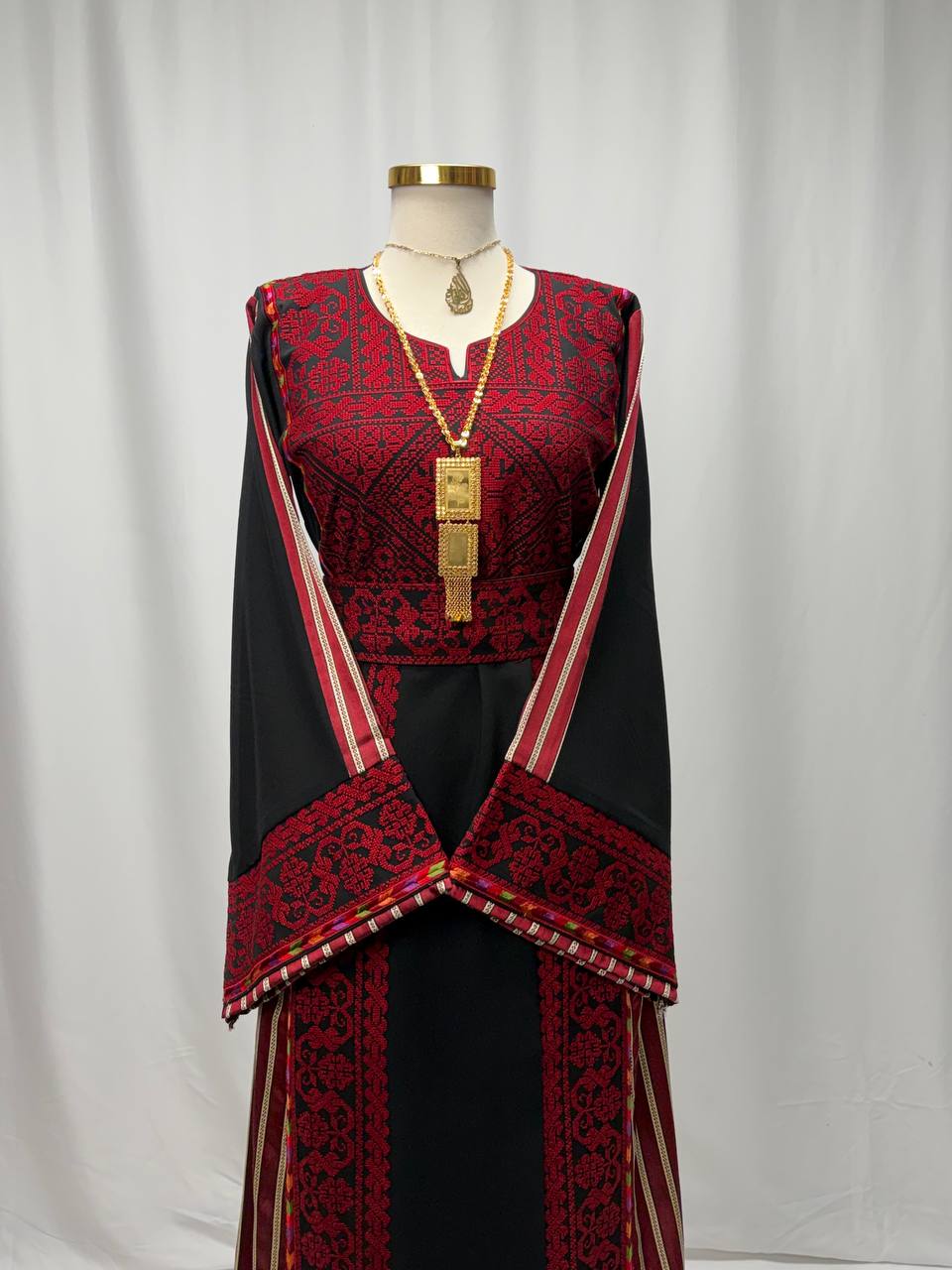 Rawan Heritage Saya Thobe