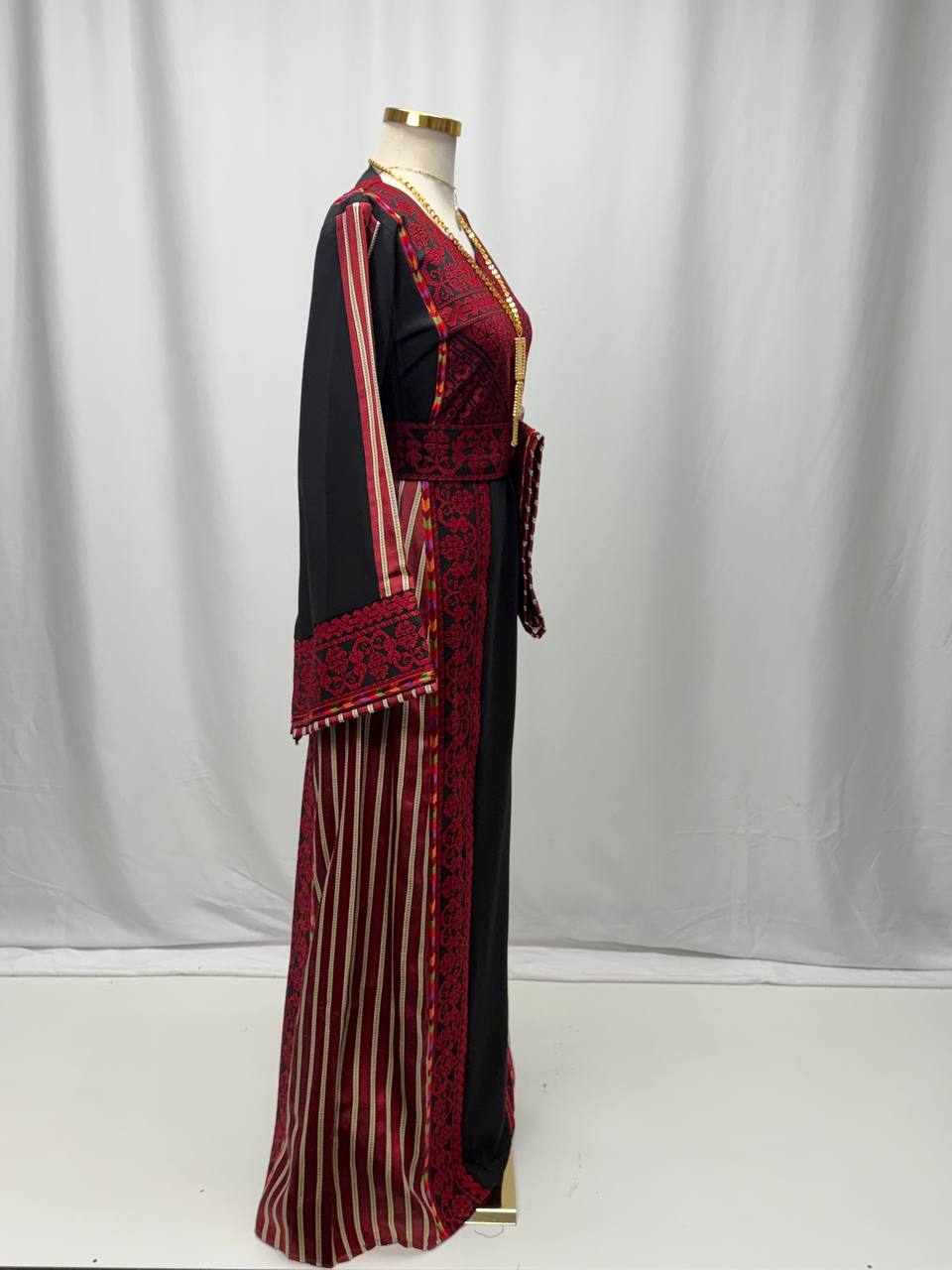 Rawan Heritage Saya Thobe