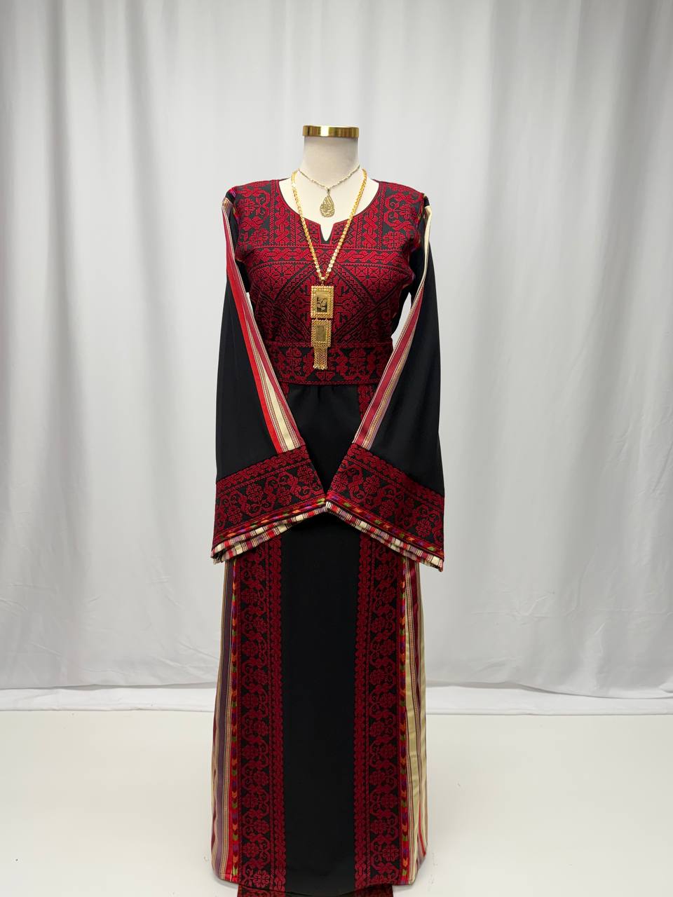 Rawan Heritage Saya Thobe