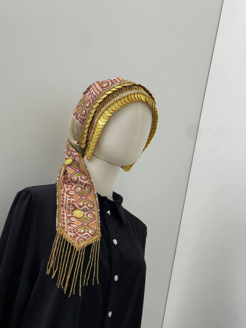 English Lira Coral Heritage Headpiece