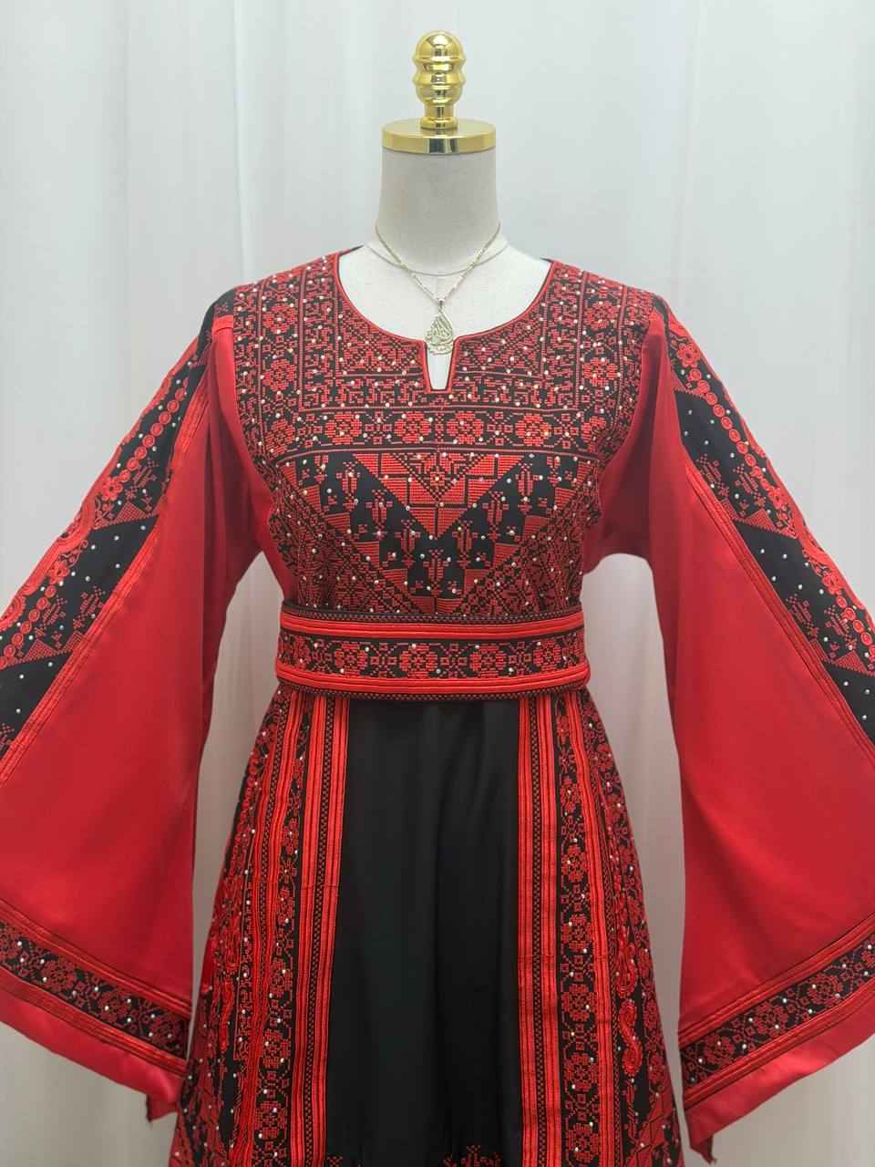 Noor Al Ard Satin Thobe