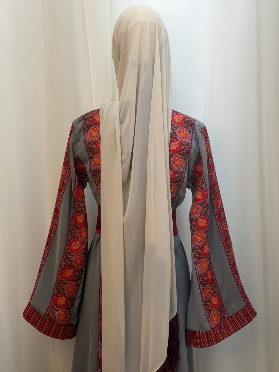 Lina Embroidered Thoub