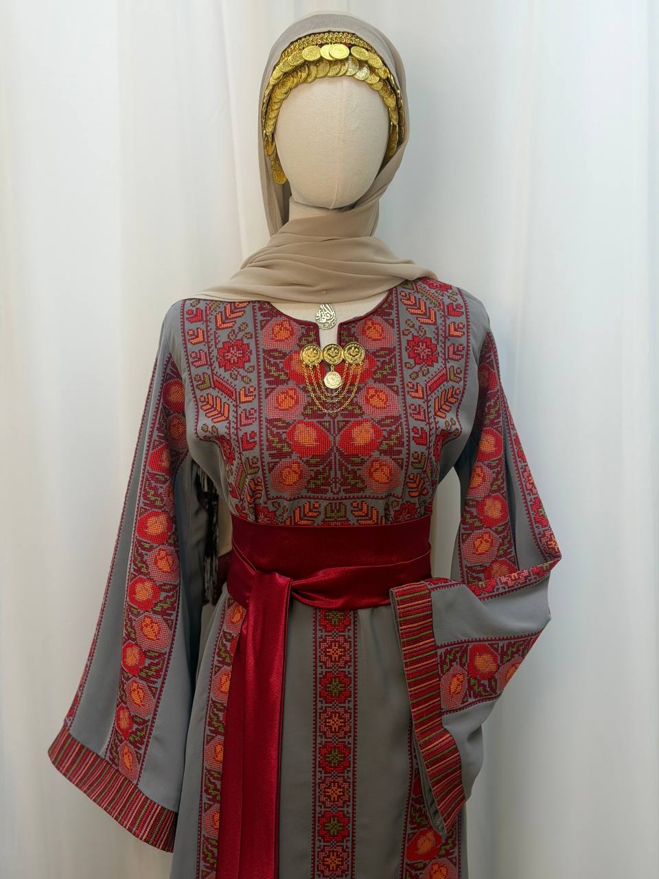 Lina Embroidered Thoub
