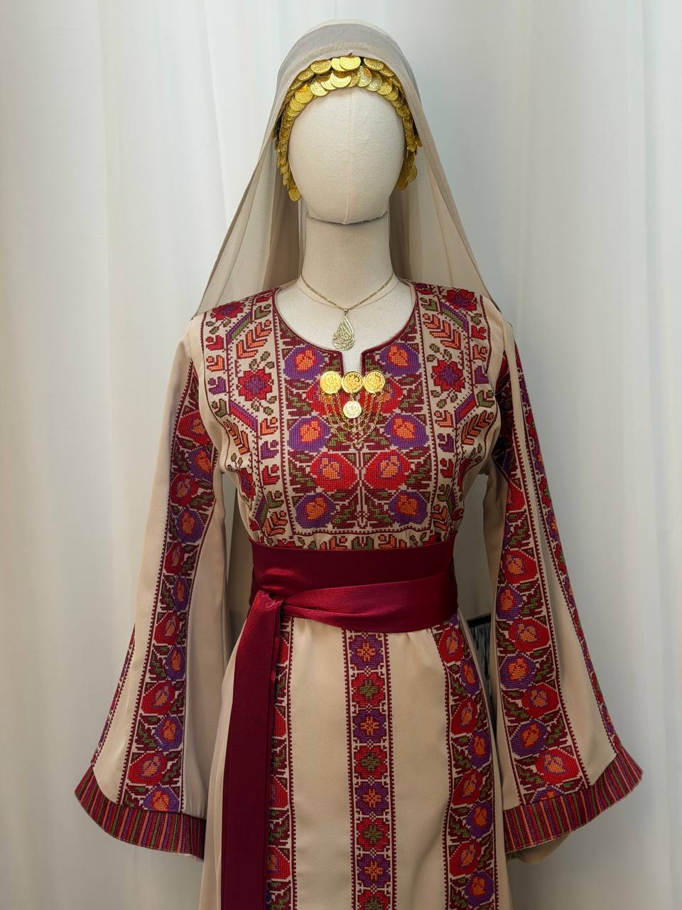 Lina Embroidered Thoub