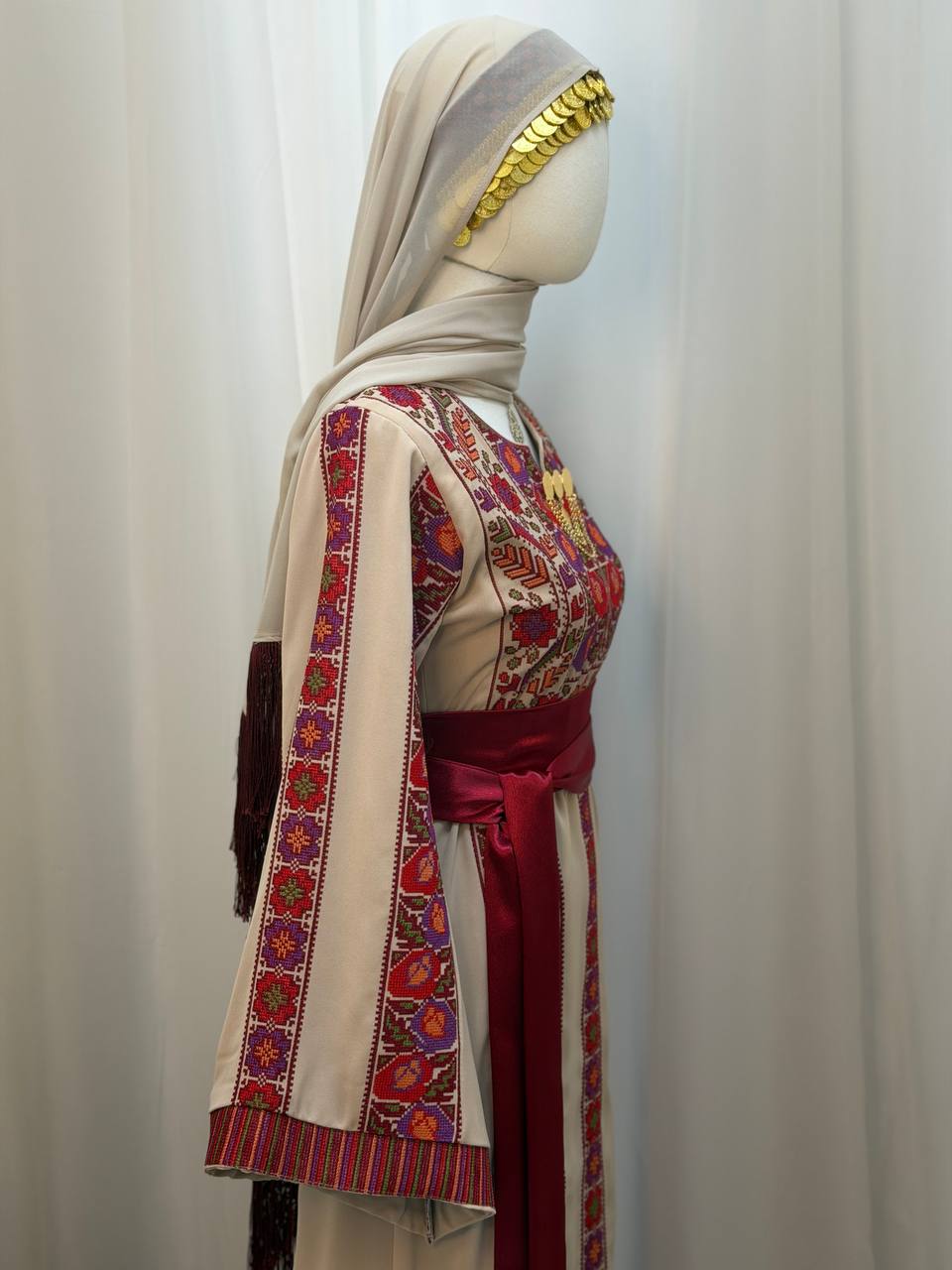Lina Embroidered Thoub