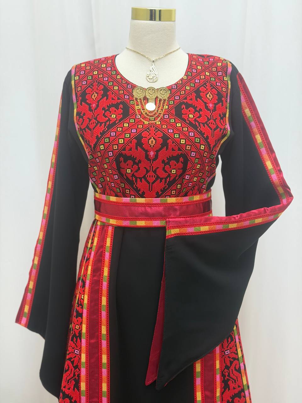 Farah Heritage Thoub