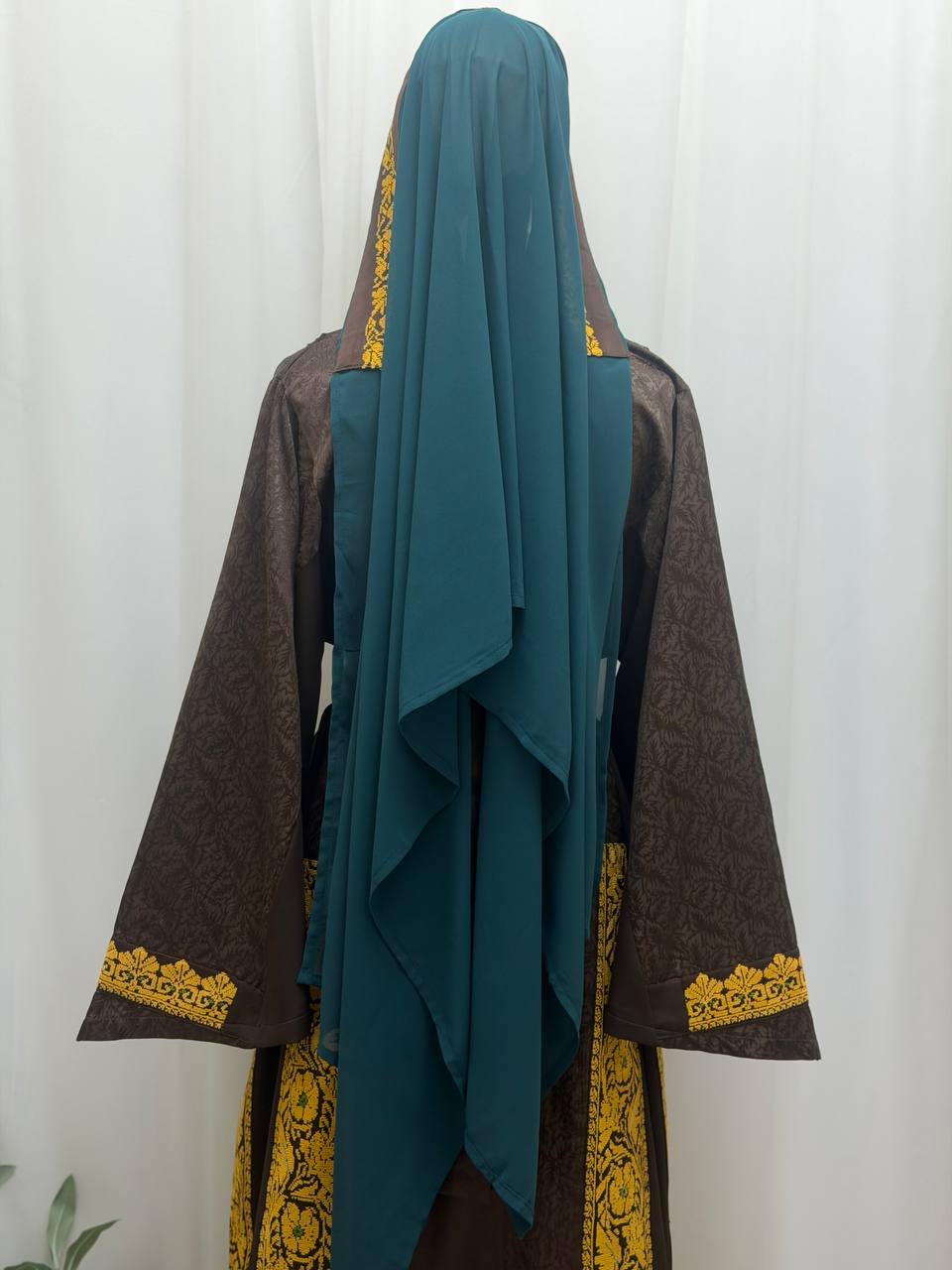 New Subhiya Heritage Ghabani Thobe – Hand-Transferred Embroidery
