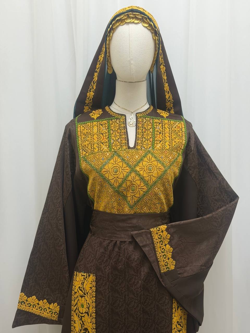 New Subhiya Heritage Ghabani Thobe – Hand-Transferred Embroidery