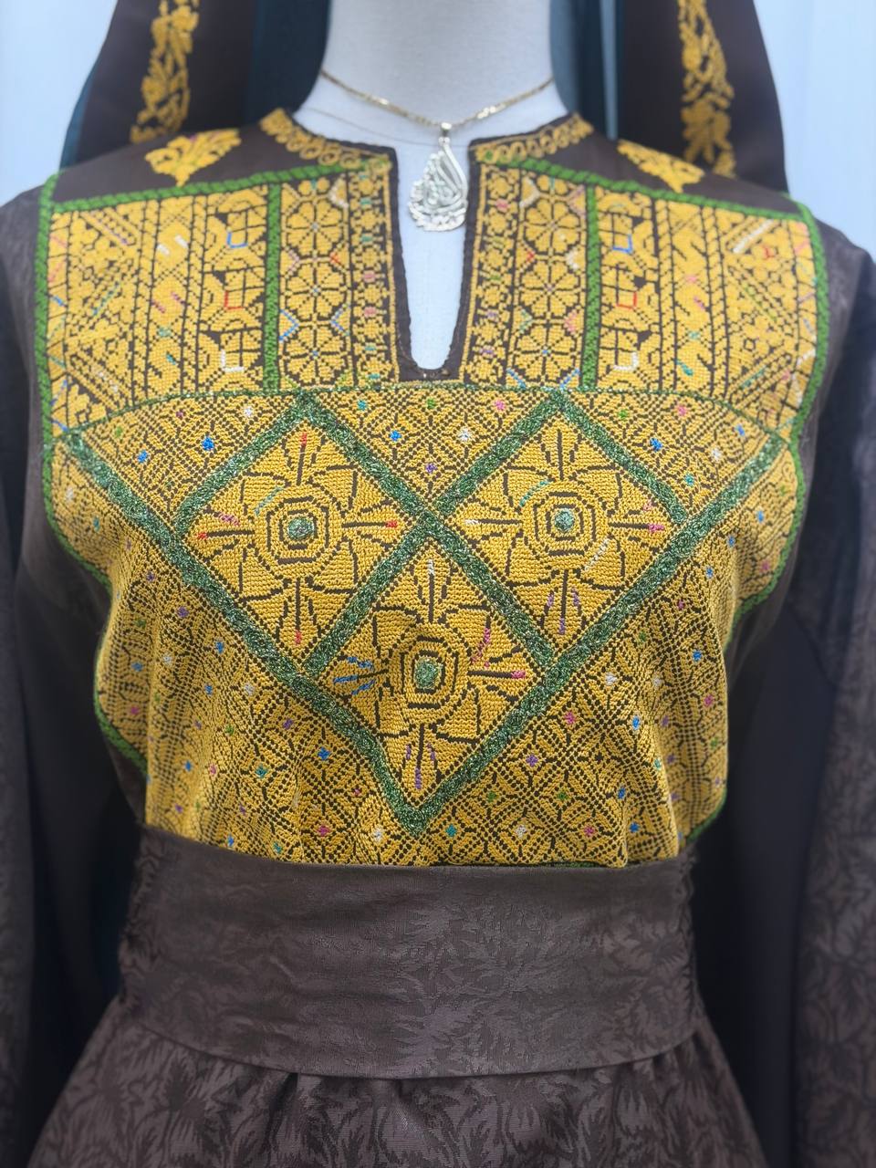 New Subhiya Heritage Ghabani Thobe – Hand-Transferred Embroidery