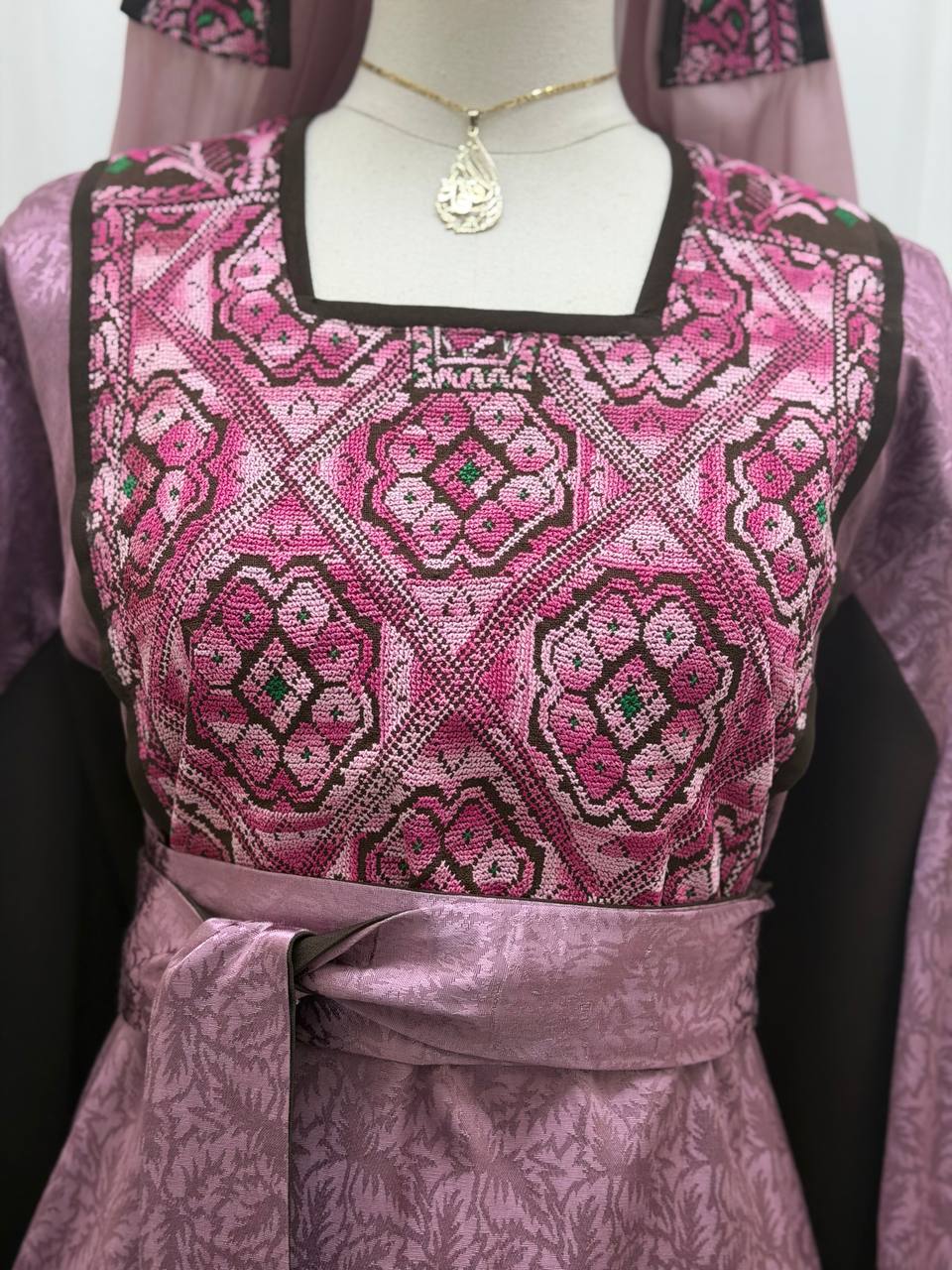 Rose of Al-Karma Ghabbani Thobe